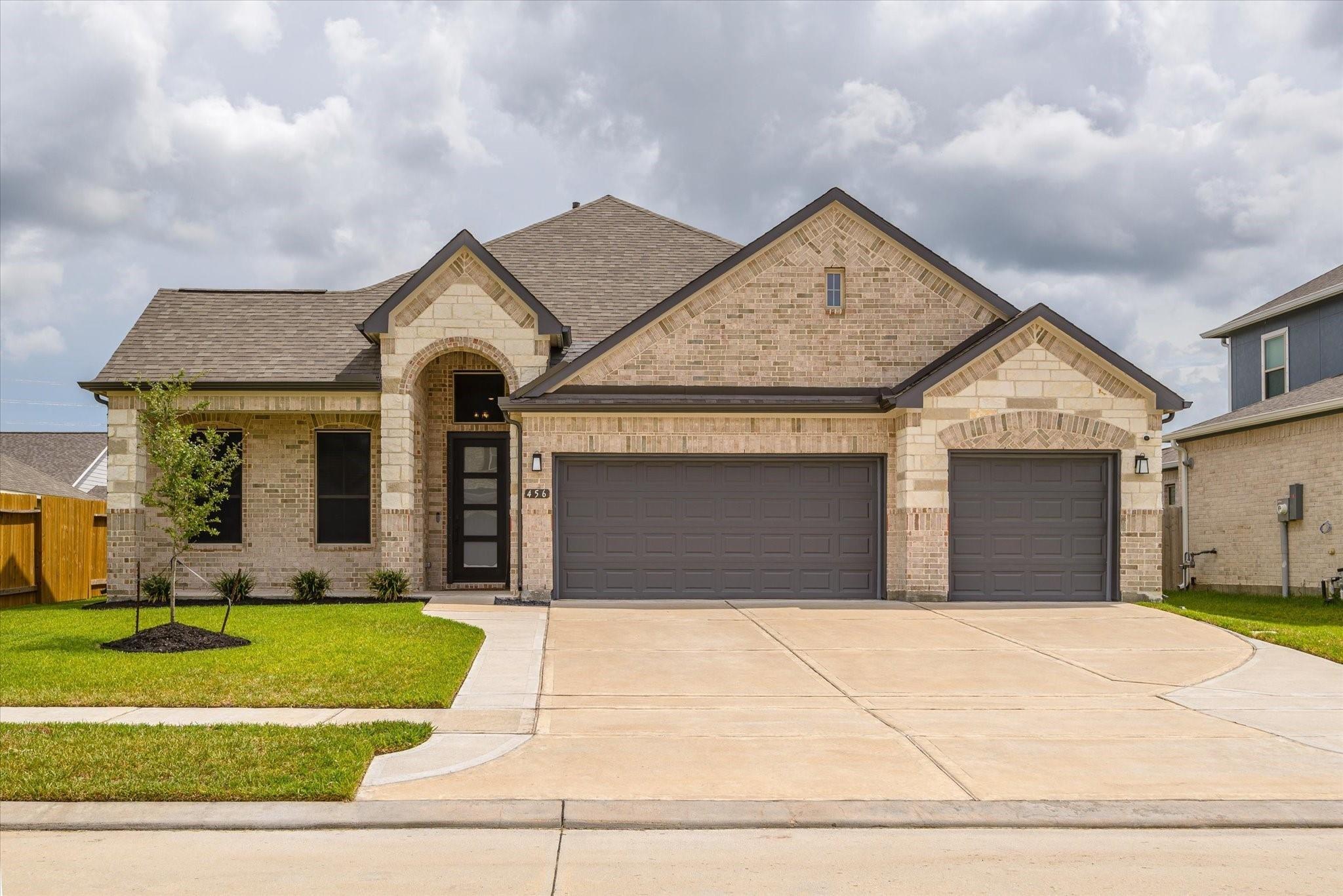 Lake Line Dr, Alvin, TX 77511