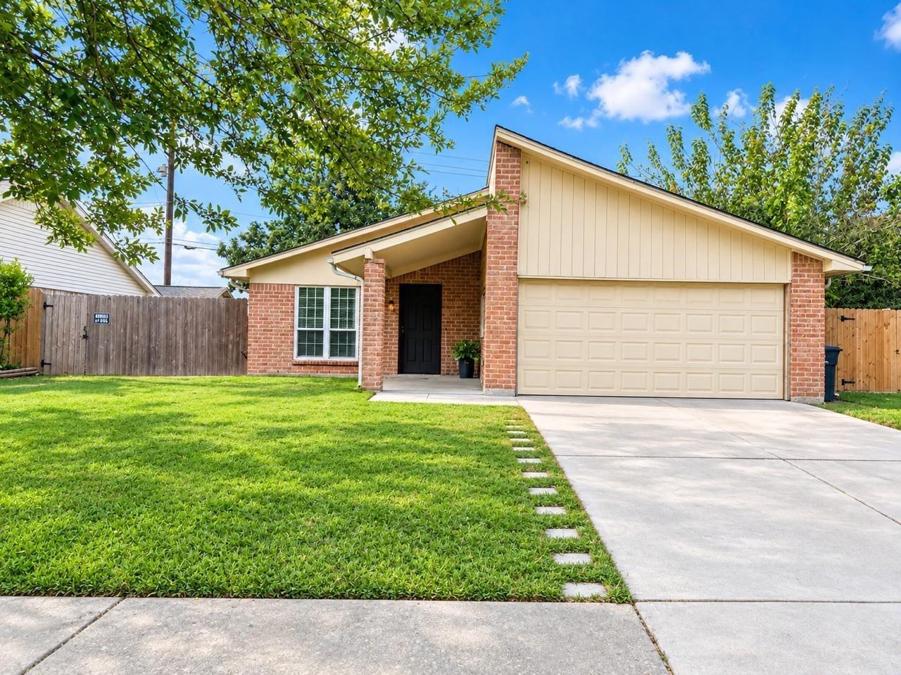 Twisting Vine Ln, Houston, TX 77040