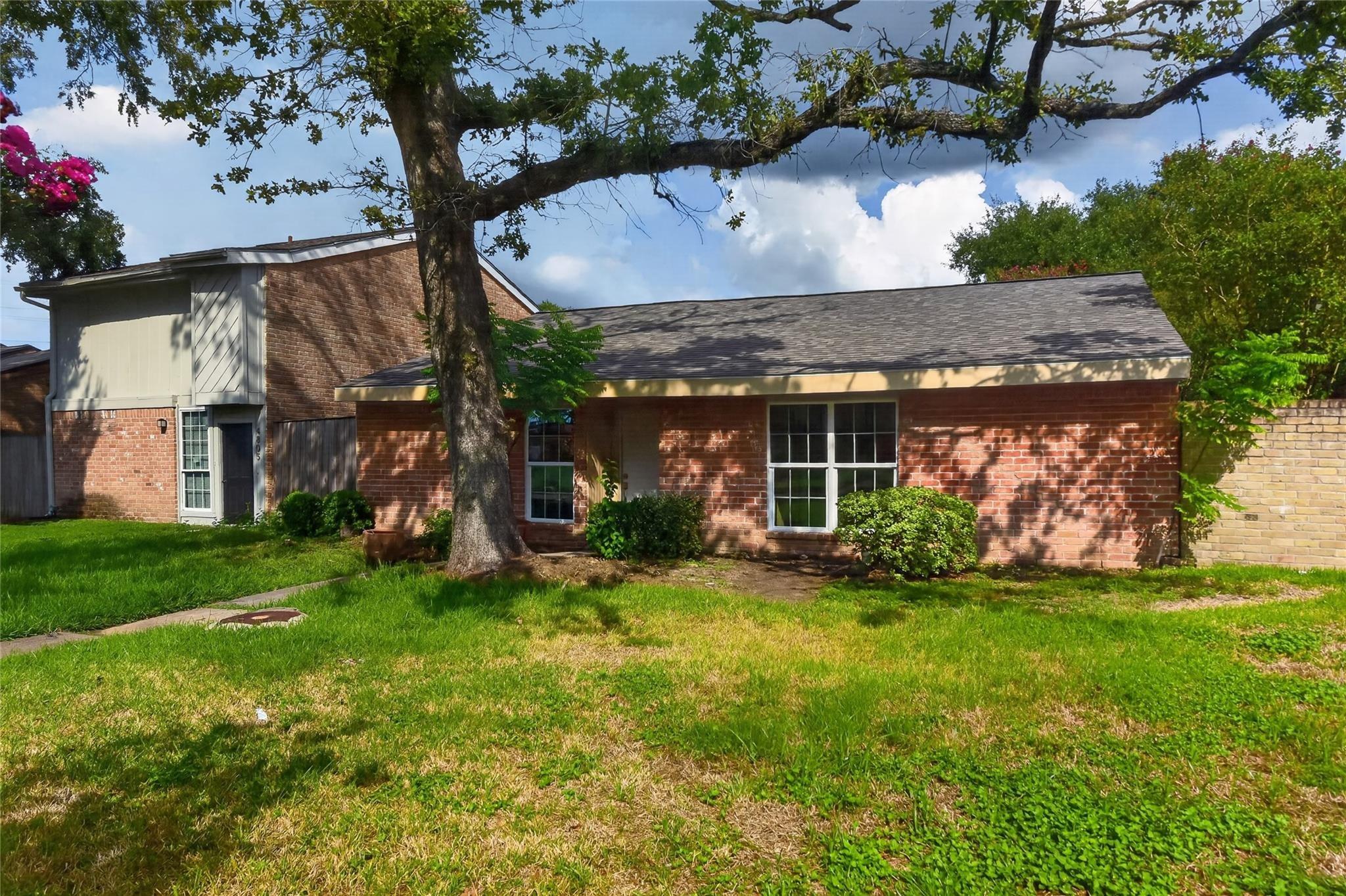 Pebble Brook St, Baytown, TX 77521