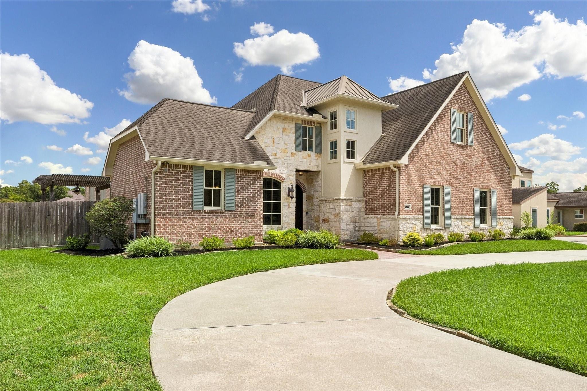 Airline Dr, Friendswood, TX 77546