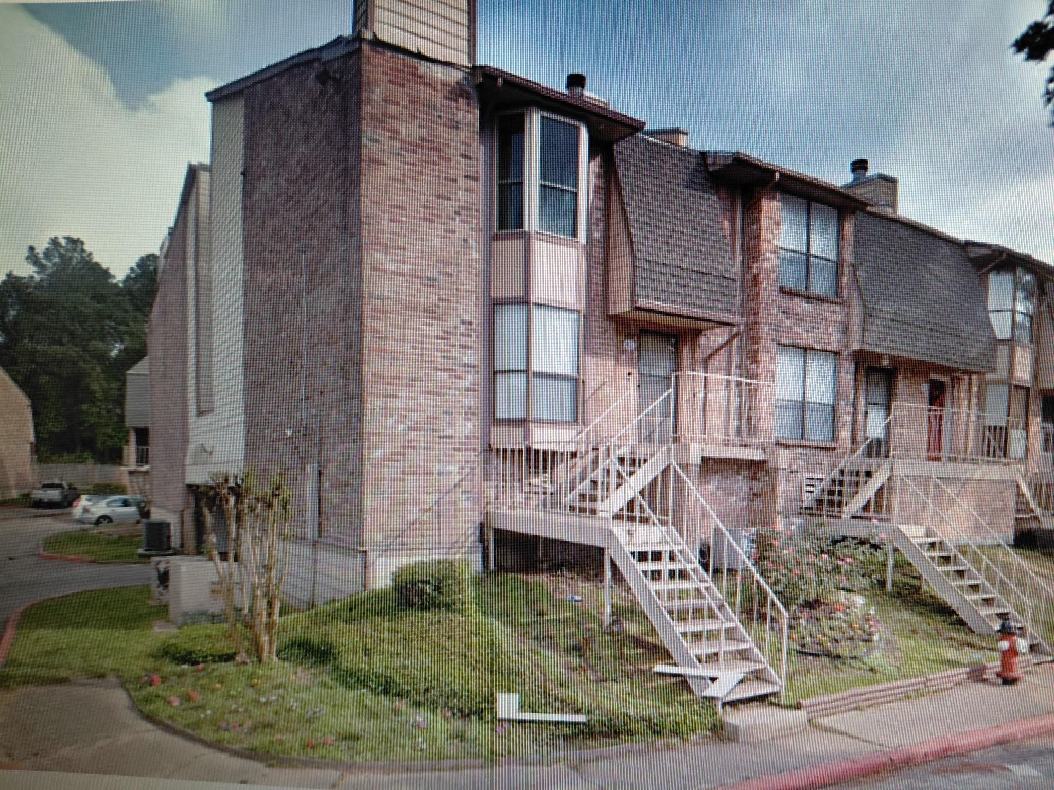 Place Rebecca Ln, Houston, TX 77090