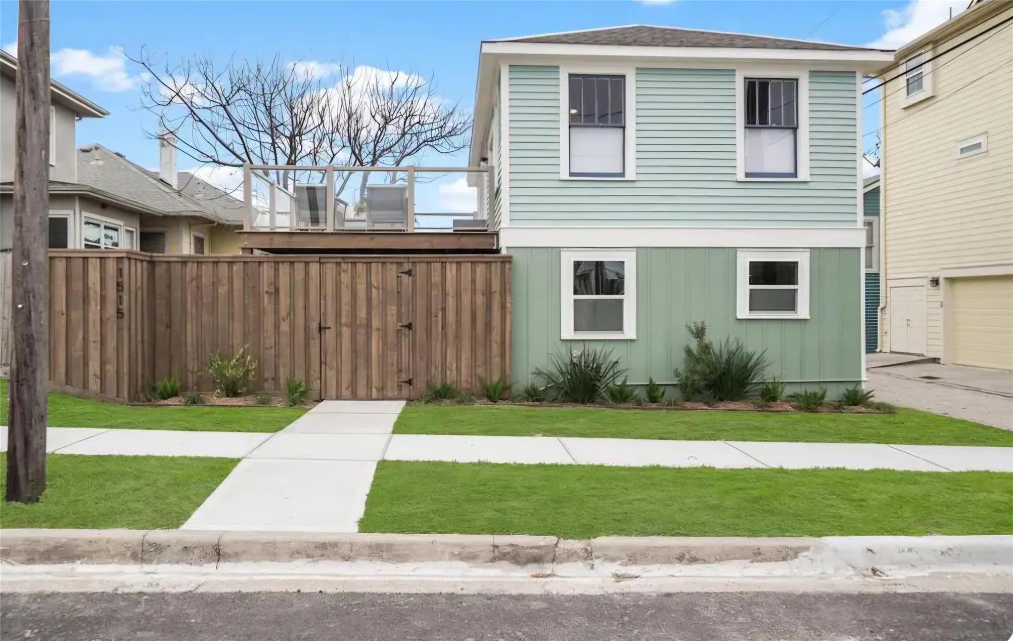 13th St, Galveston, TX 77550