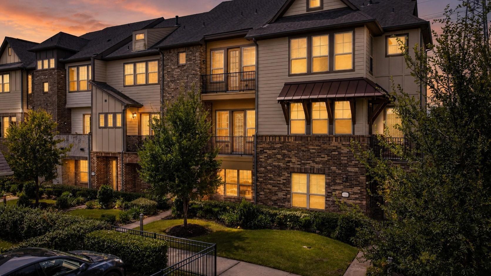 Crystal Knoll Dr, Cypress, TX 77433