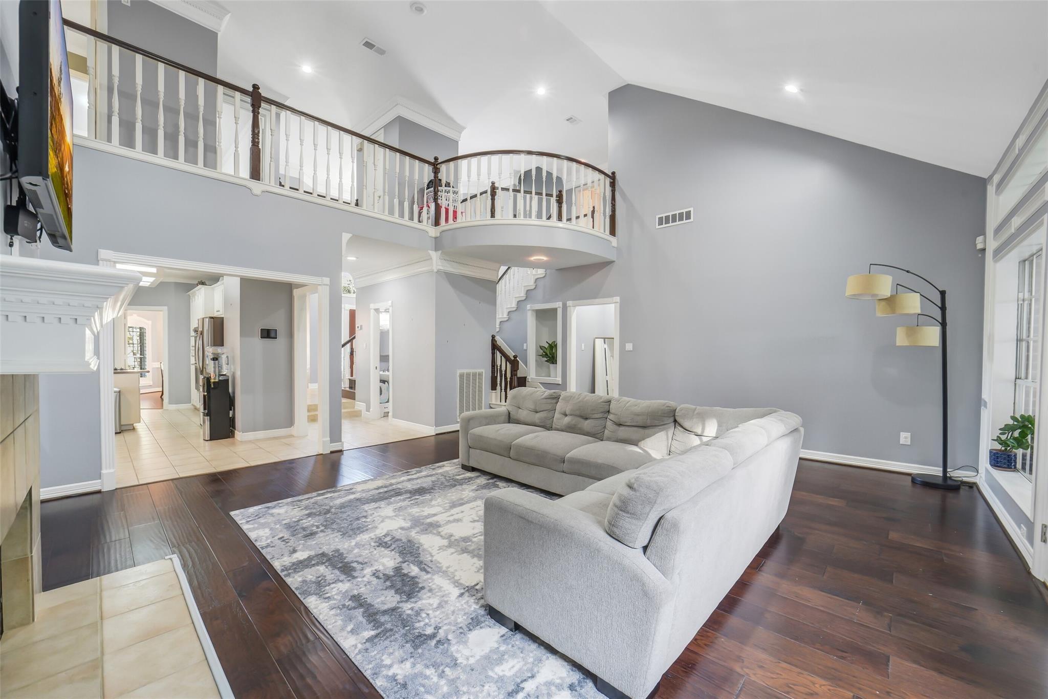 Lakeside Blvd, Sugar Land, TX 77478