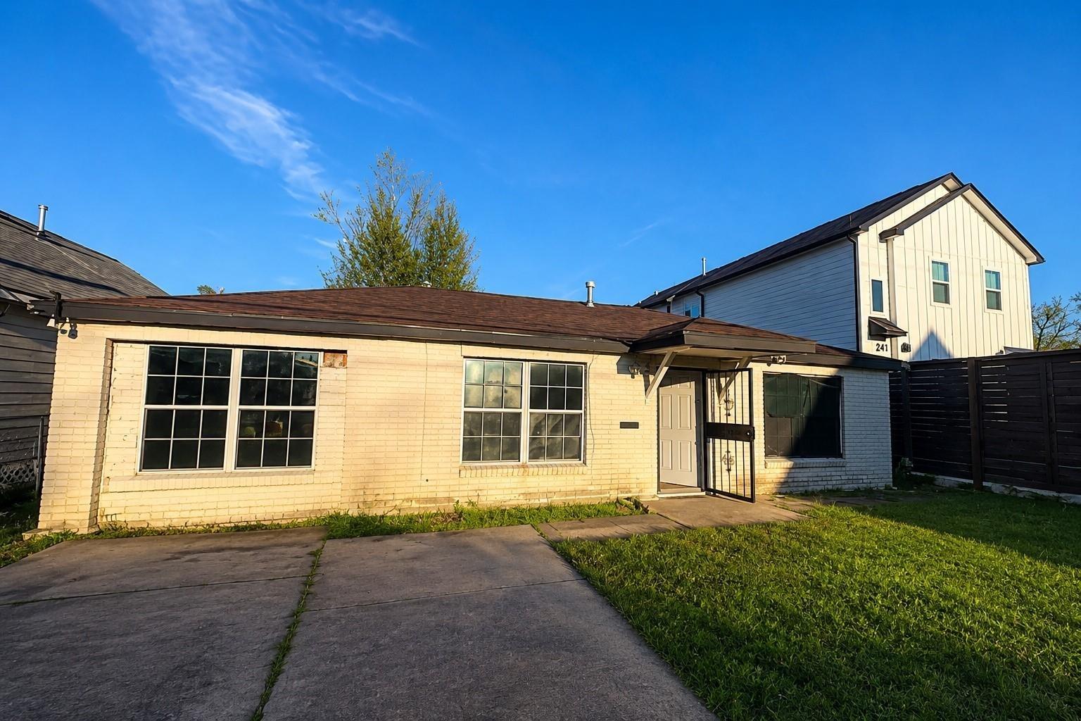 Castor St, Houston, TX 77022