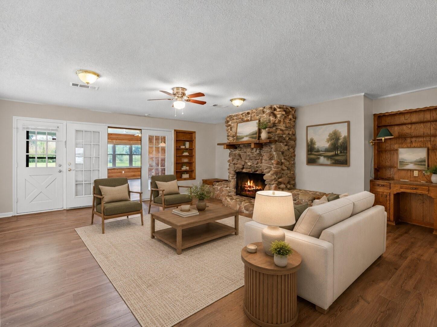 Jones St, Alvin, TX 77511