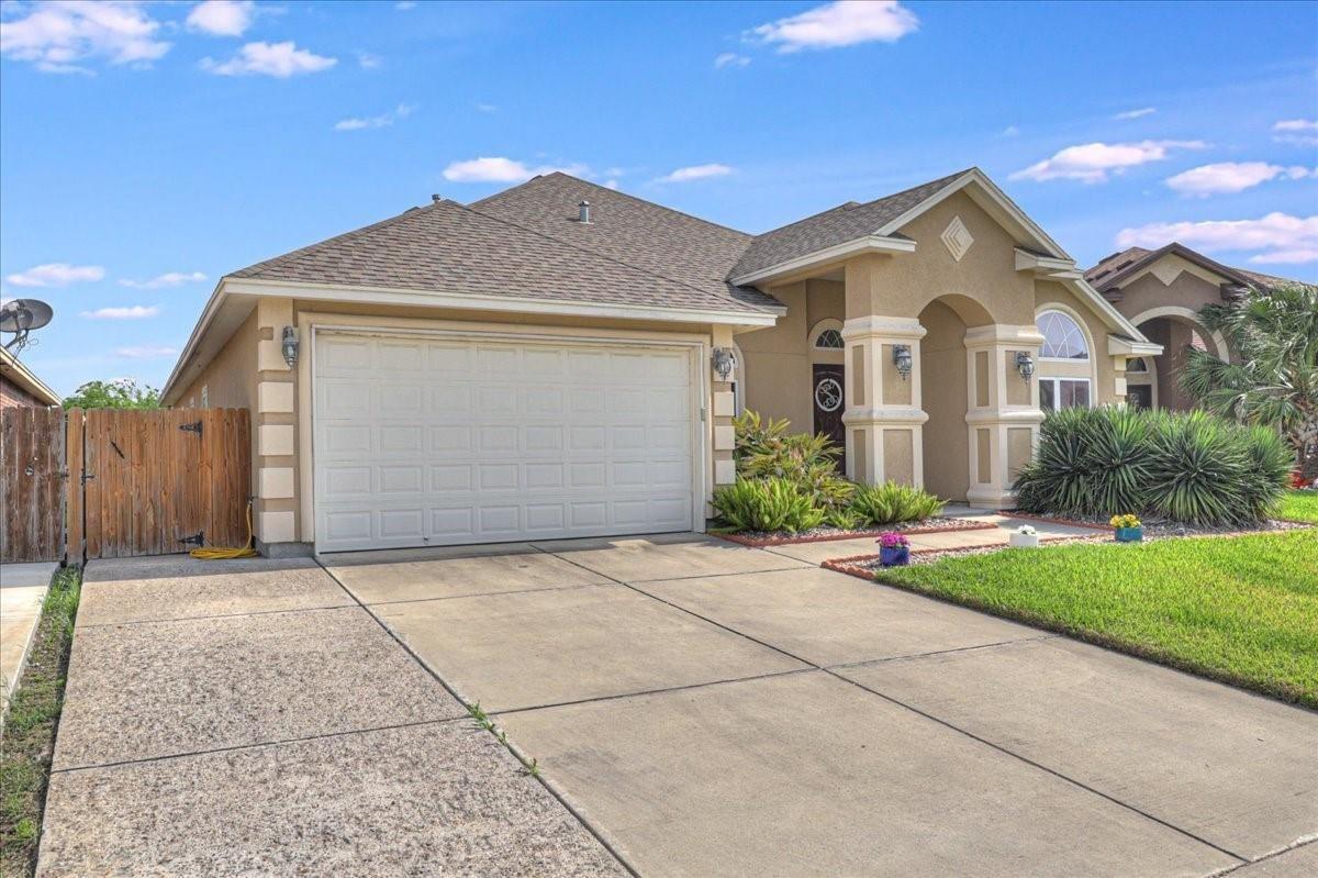 S Lake Dr, Corpus Christi, TX 78414