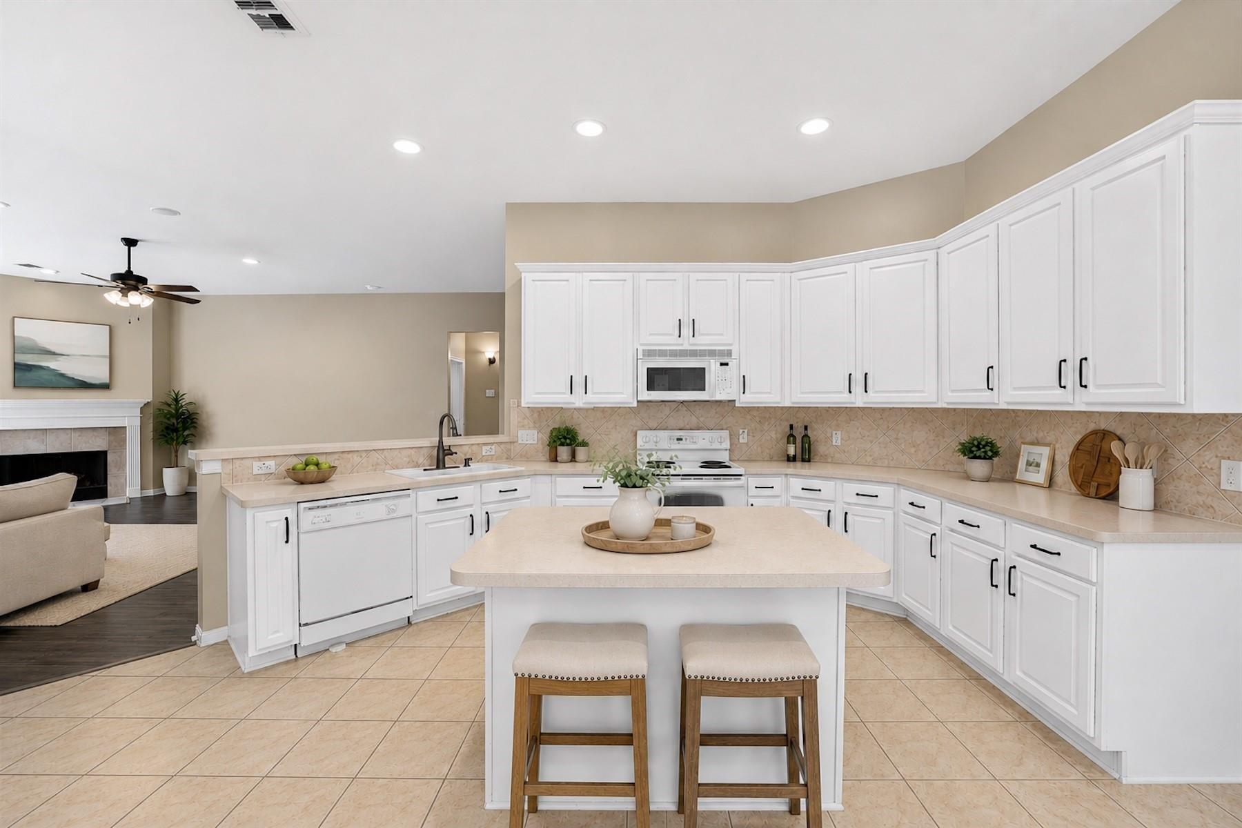 Pebble Pine Trl, Cypress, TX 77433