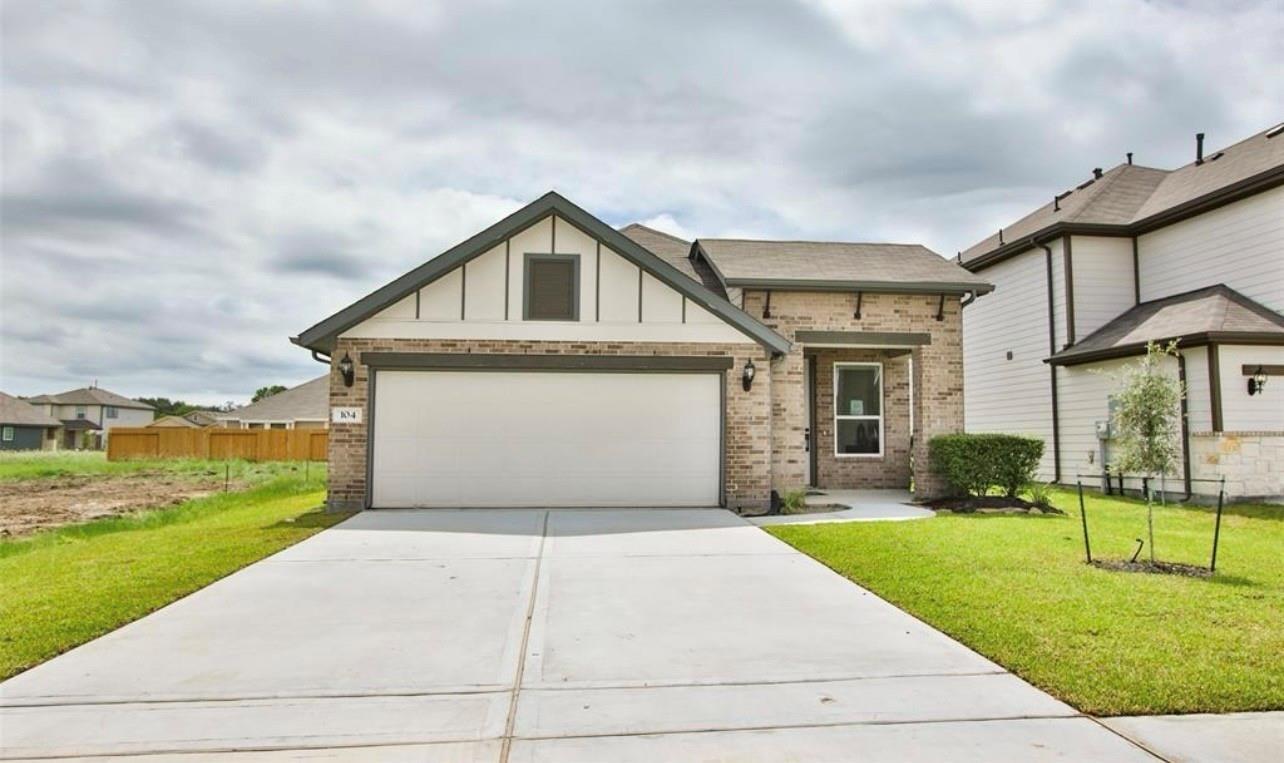 Lisa Marie Dr, Angleton, TX 77515