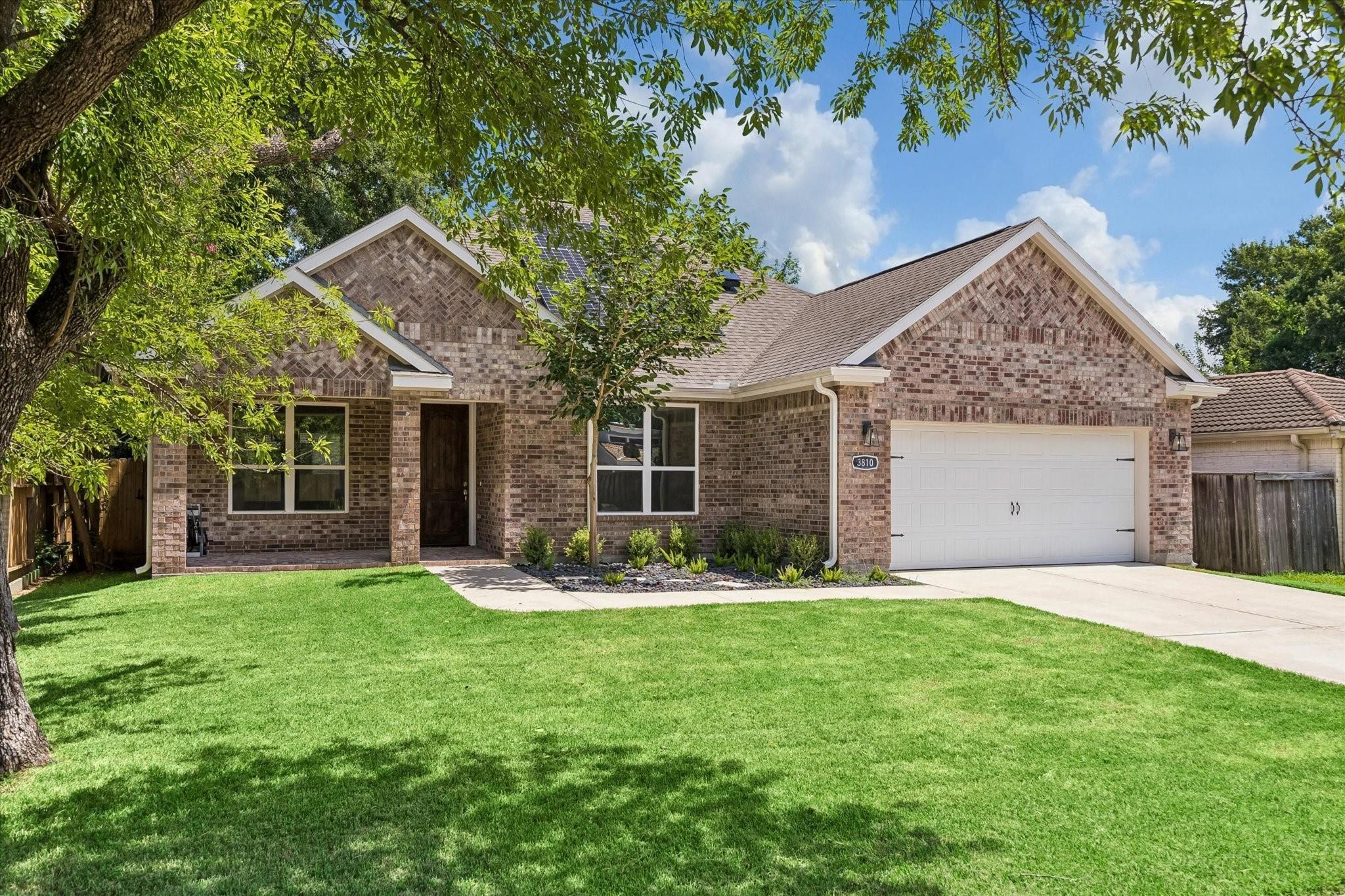 Saratoga Dr, Houston, TX 77088