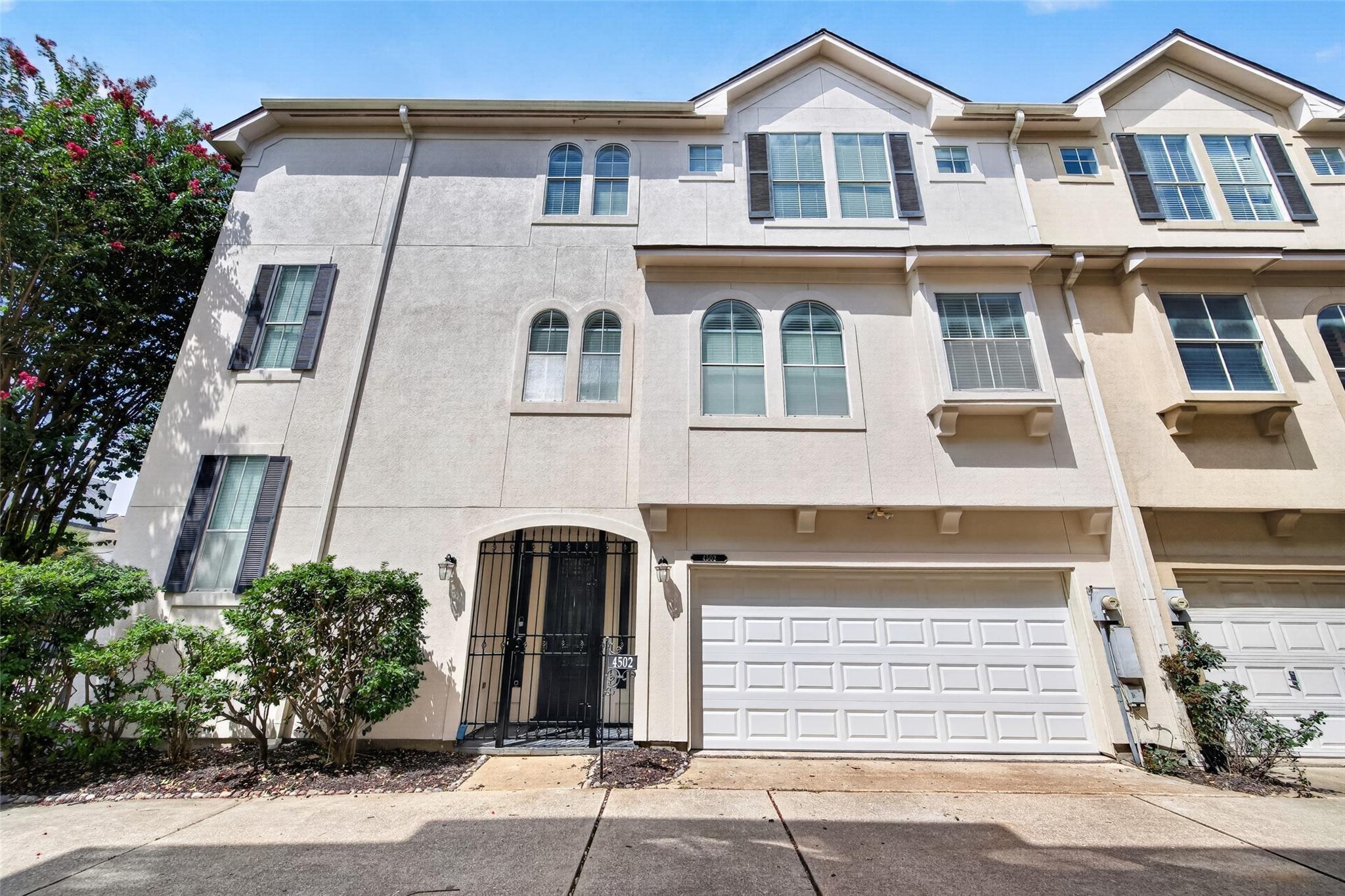 Rose St, Houston, TX 77007
