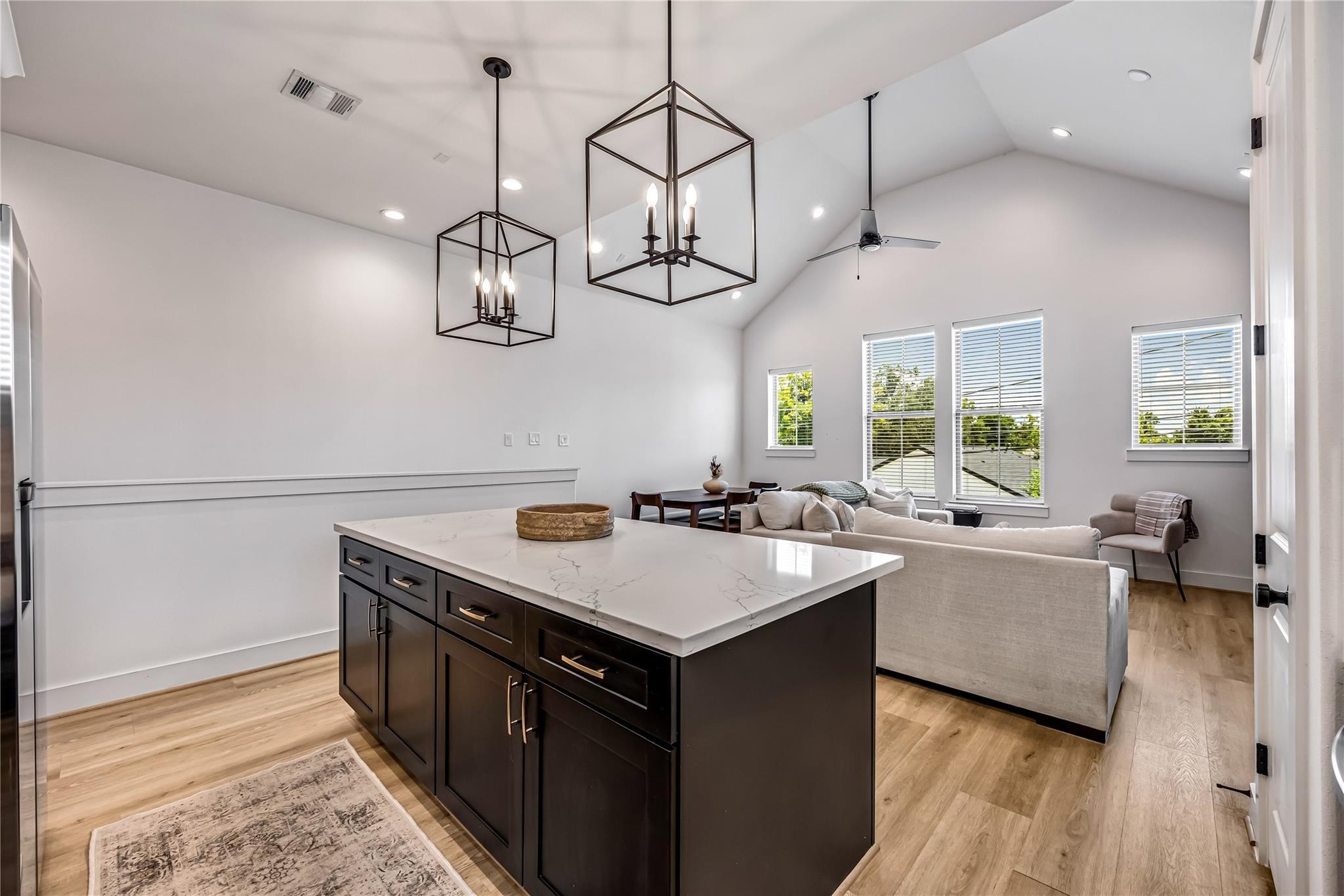 Ryon St, Houston, TX 77009