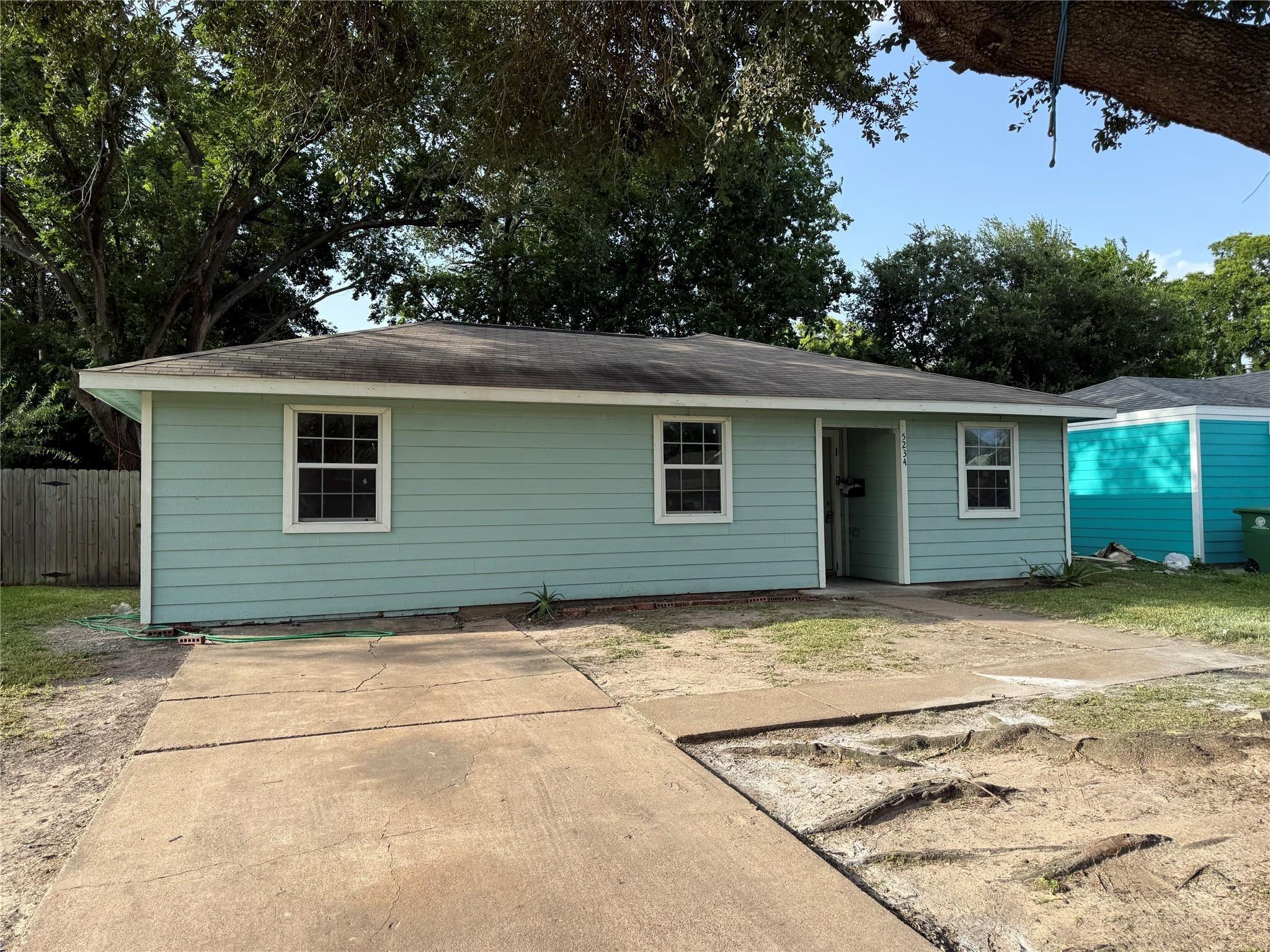 Ripplebrook Dr, Houston, TX 77045