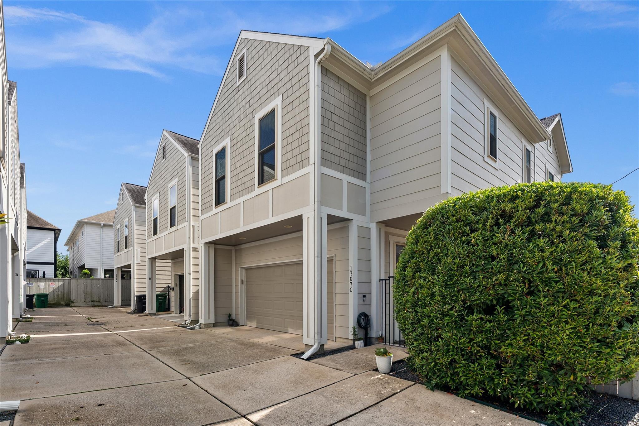 Crockett St, Houston, TX 77007