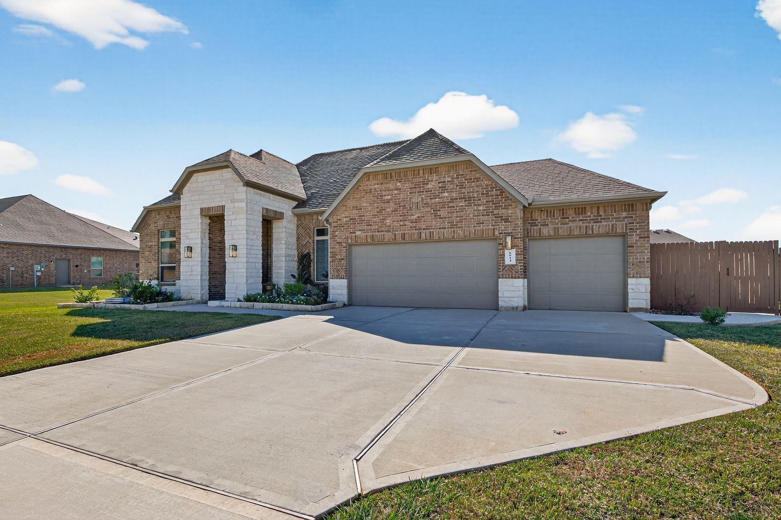 Henry Hamlet Dr, Conroe, TX 77304
