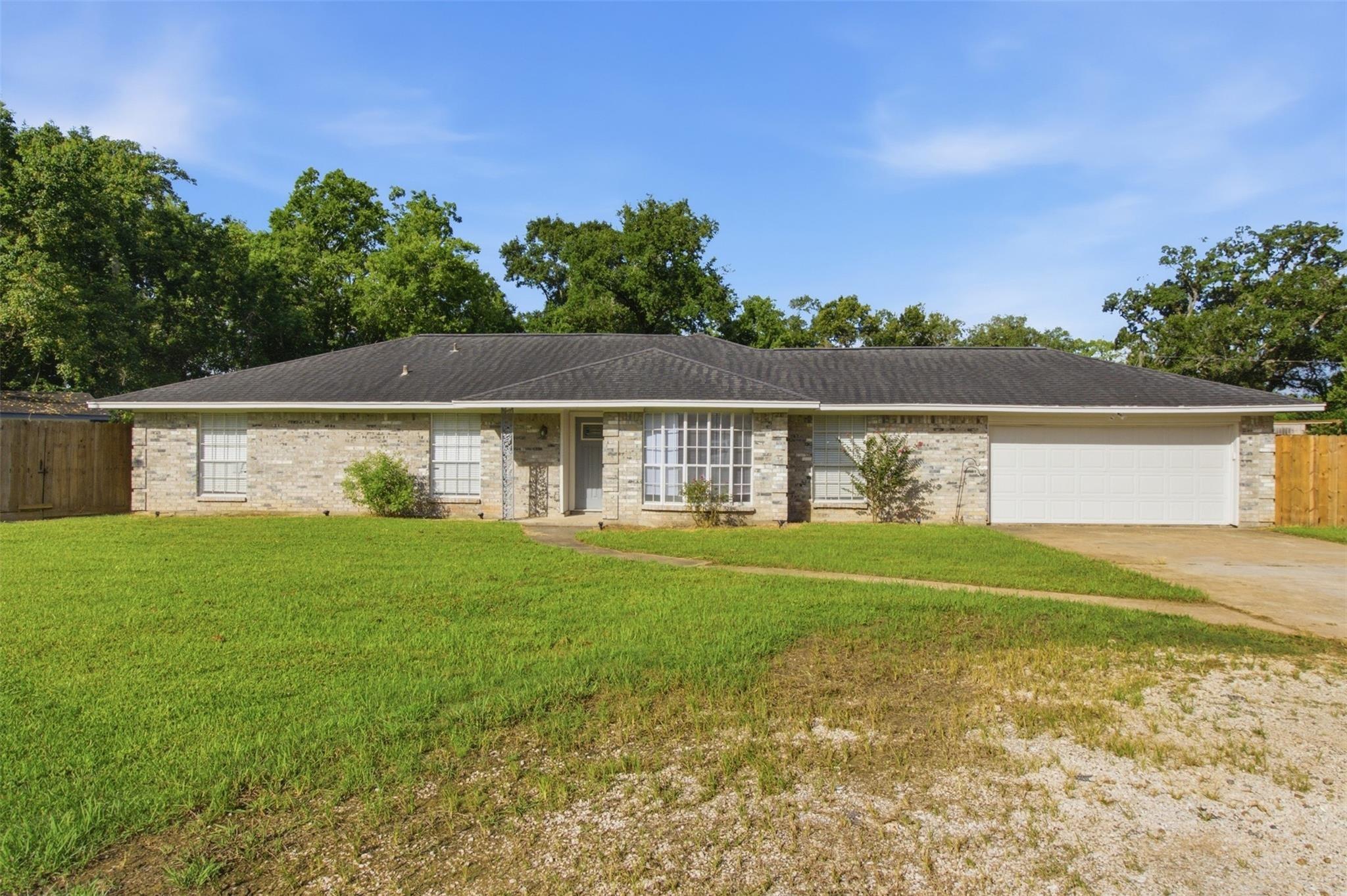 Avenue F, Brazoria, TX 77422