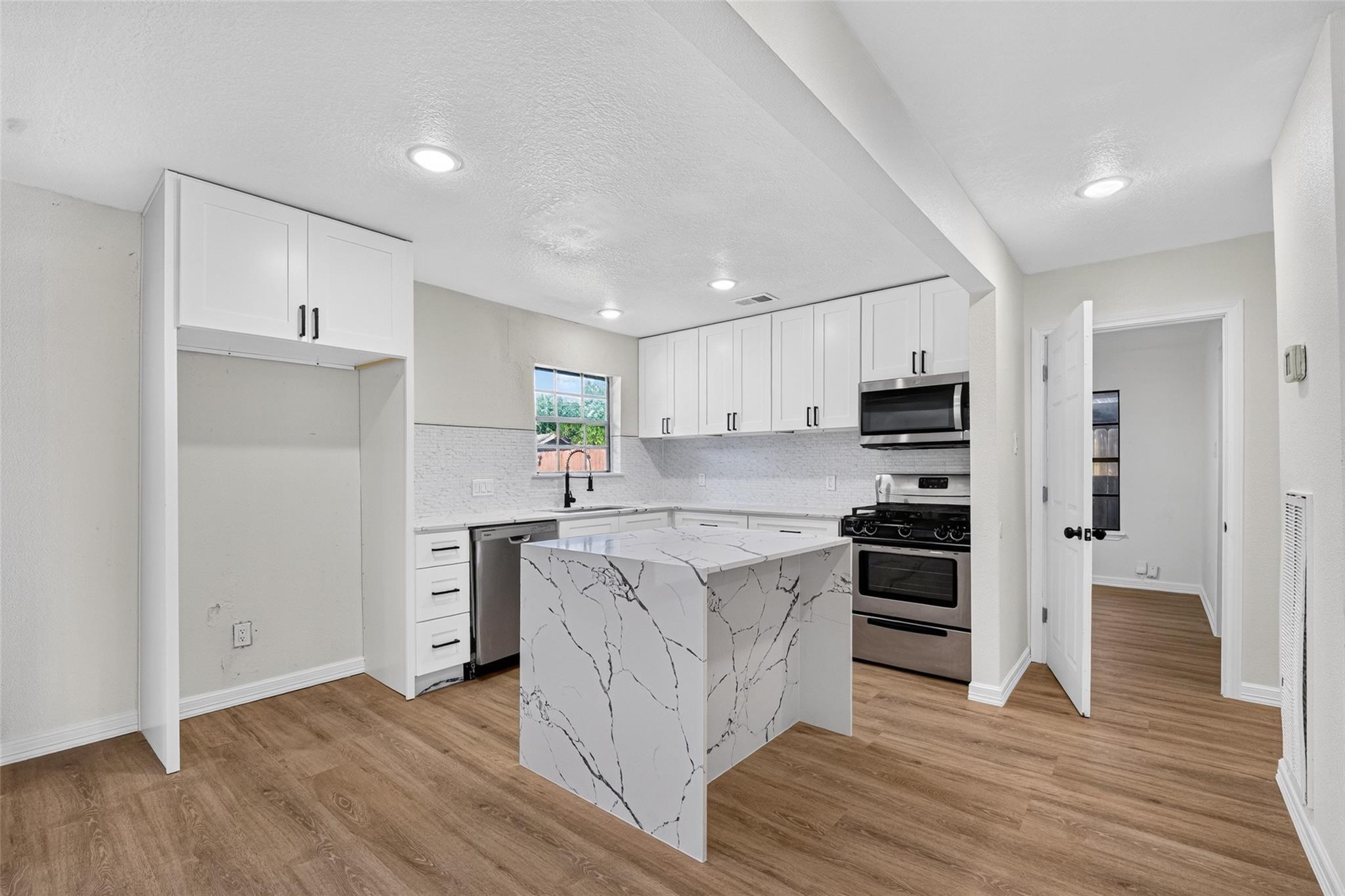 Creager St, Houston, TX 77034