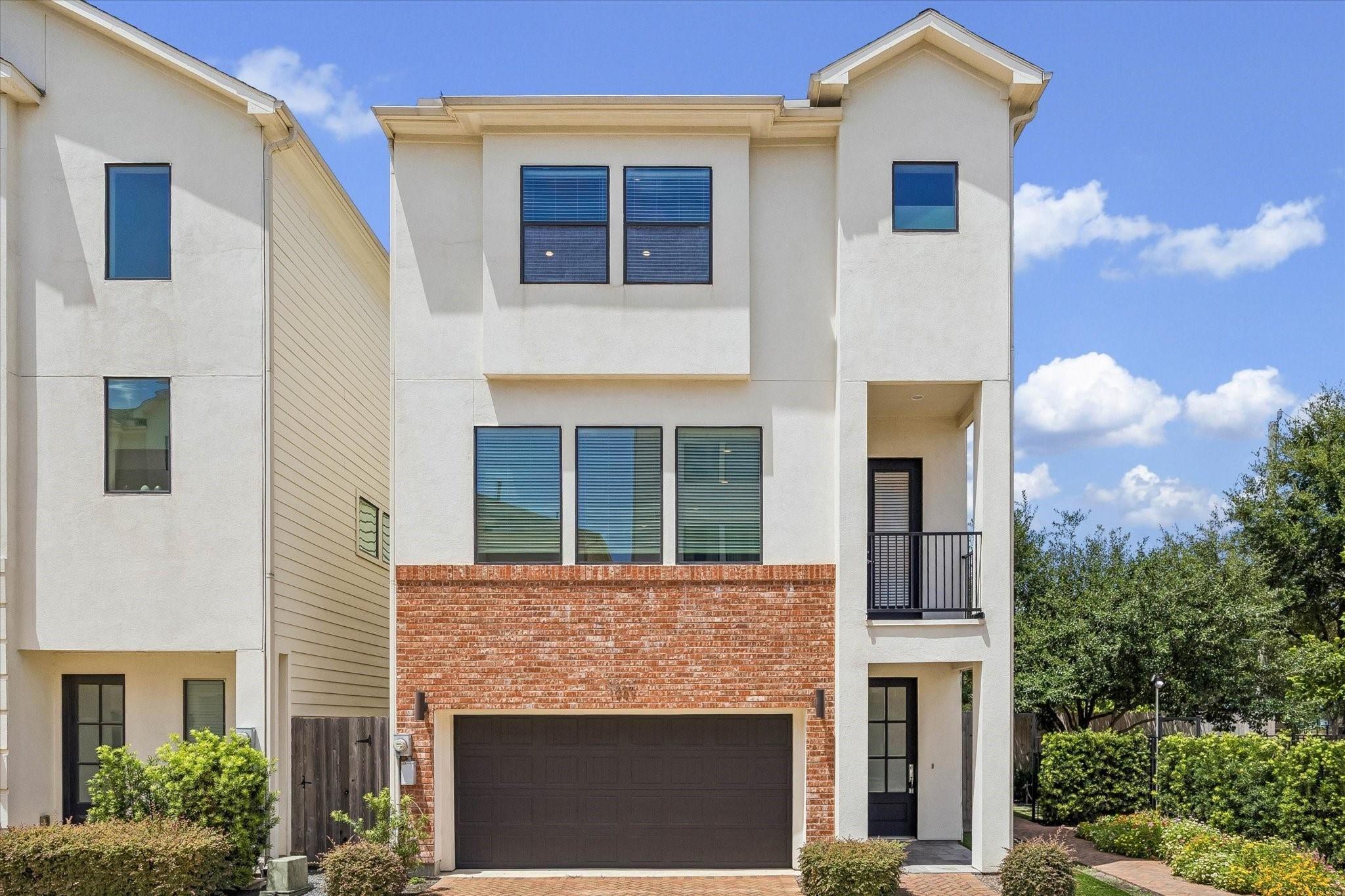 Green Kensington Dr, Houston, TX 77008