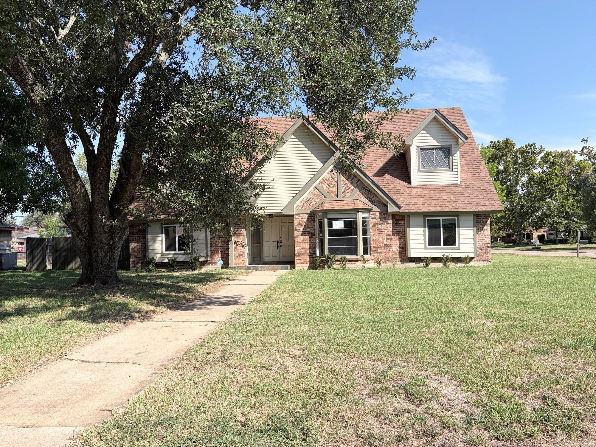 Buttercup St, Lake Jackson, TX 77566
