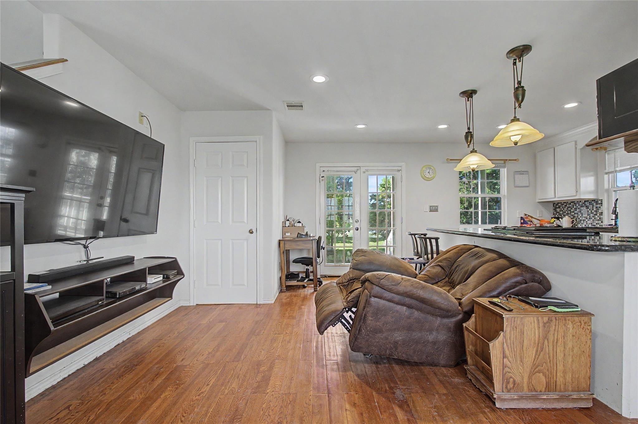 Lawrence Rd, Beach City, TX 77523