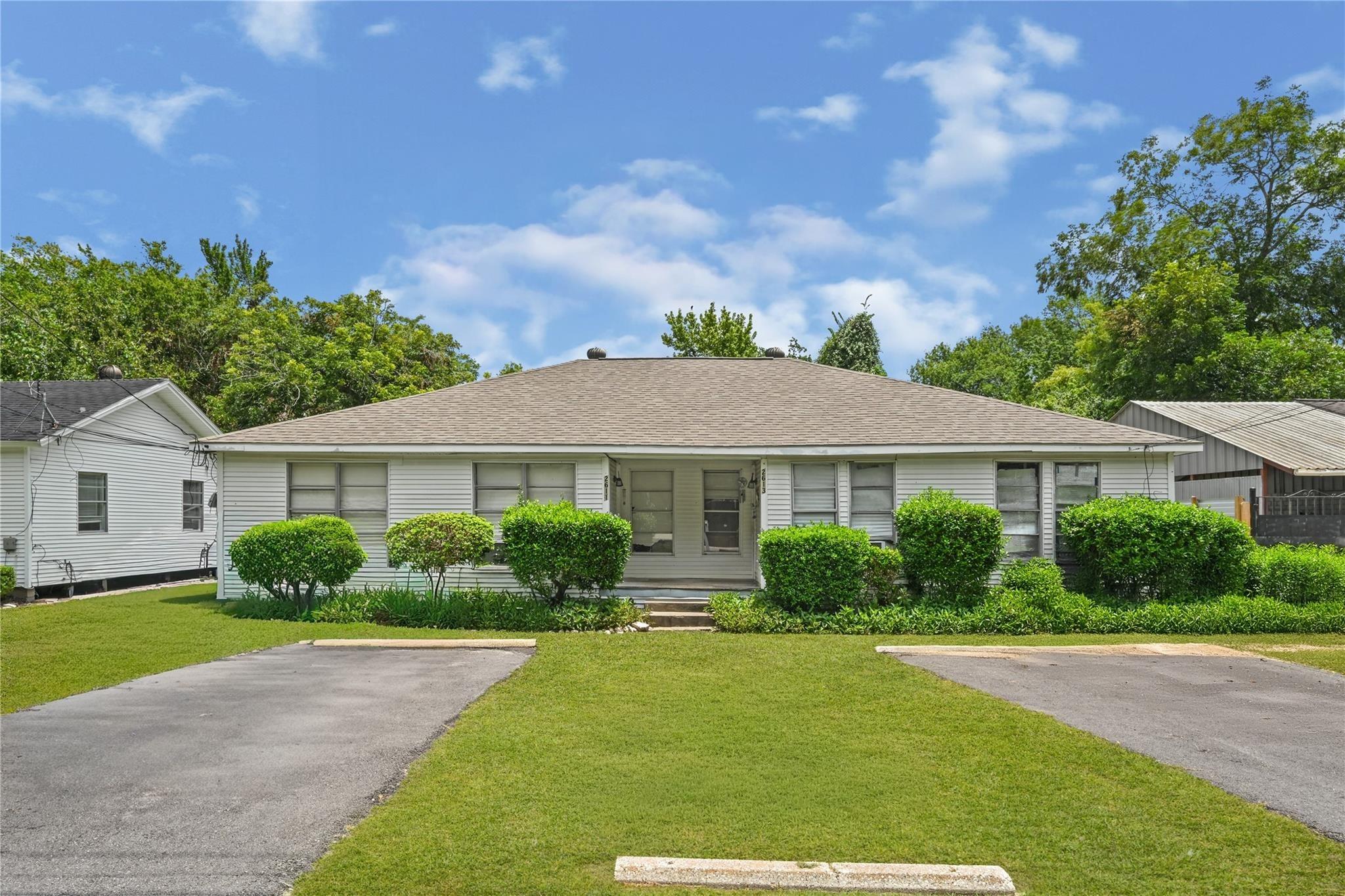 Oleander Dr, Pasadena, TX 77503