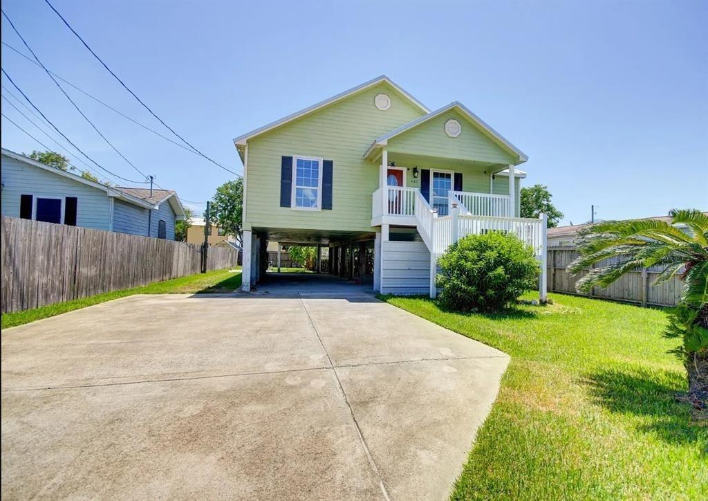 4th St, Dickinson, TX 77539