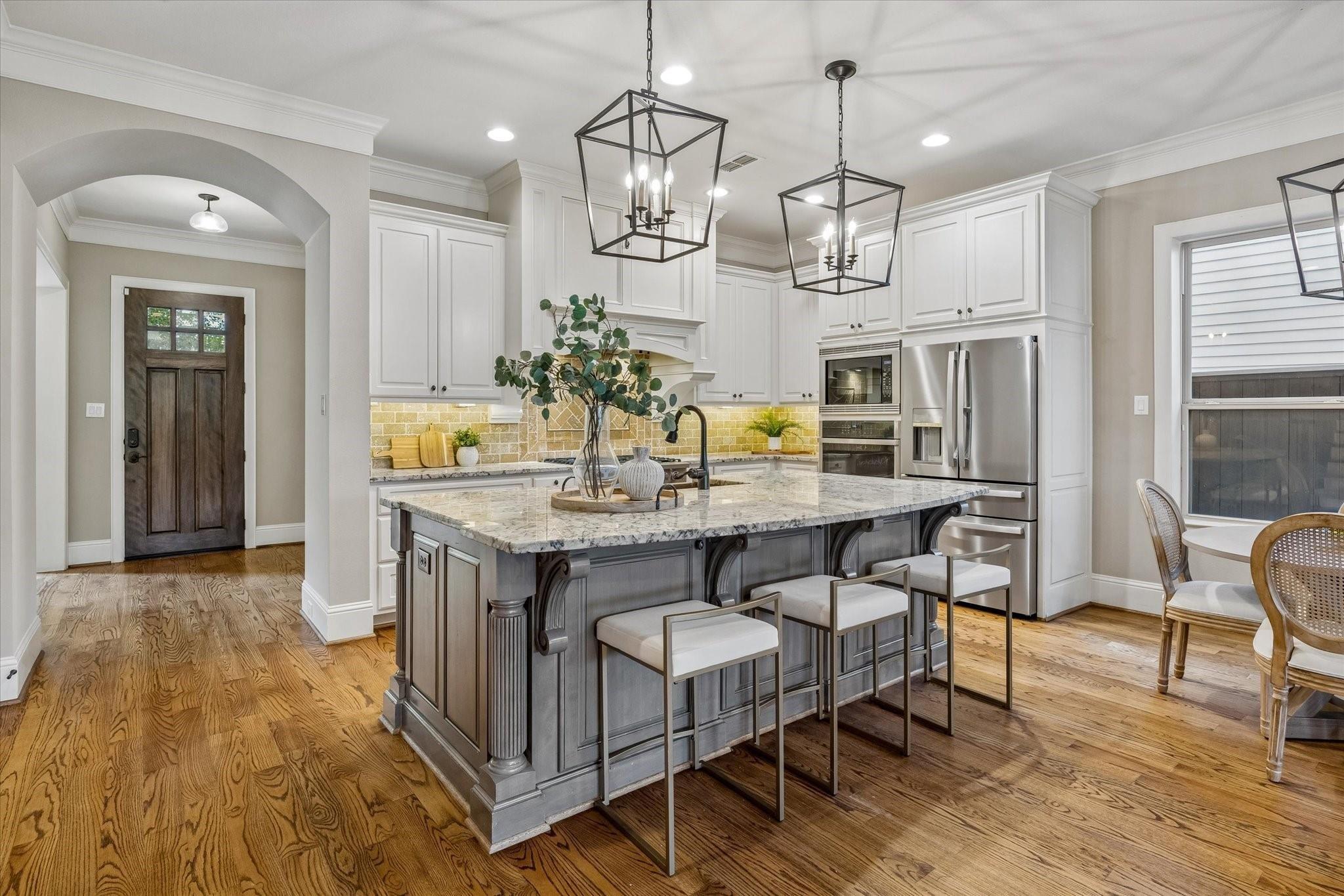 Chantilly Ln, Houston, TX 77018