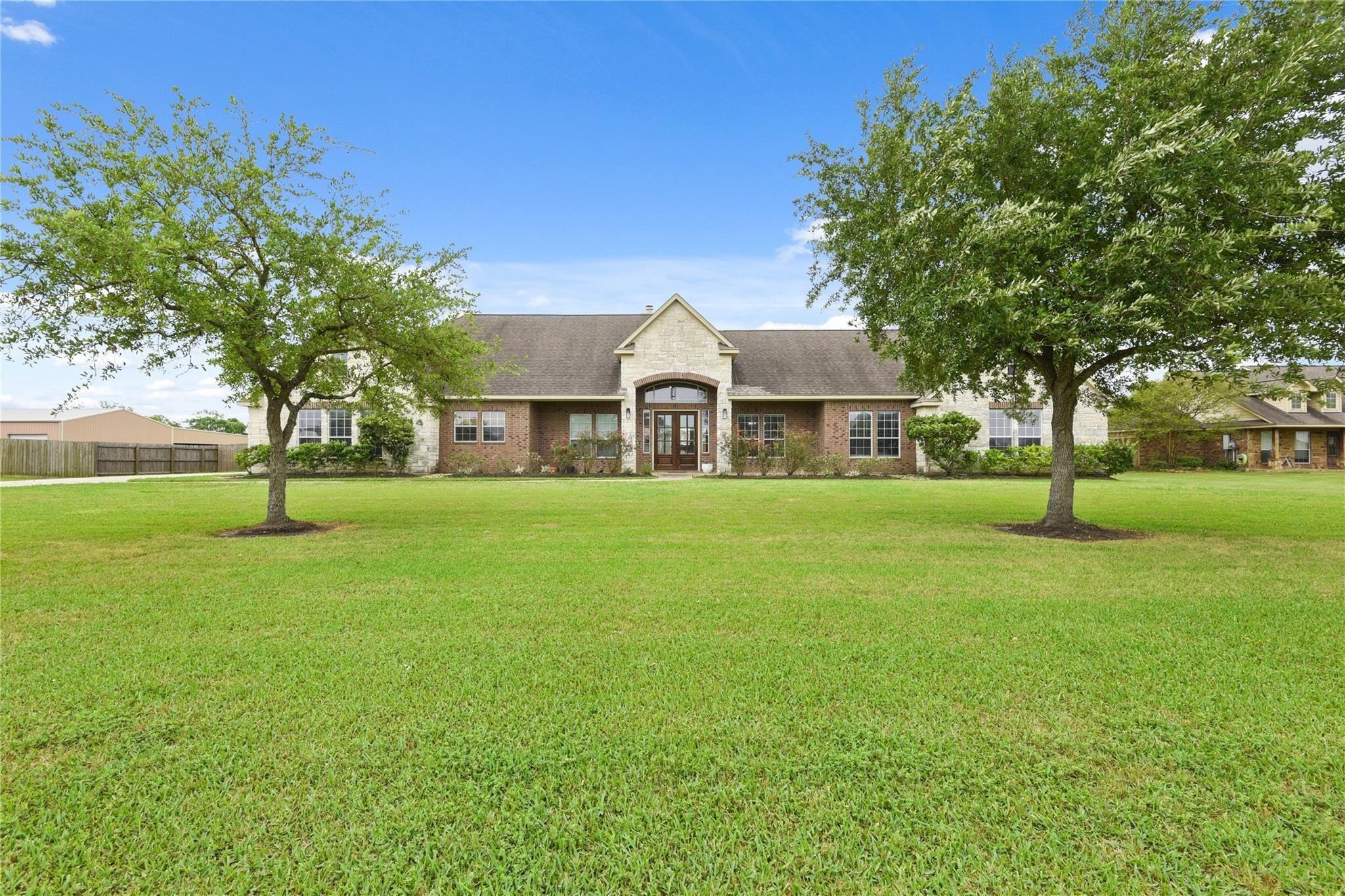 Landon Ln, Baytown, TX 77523