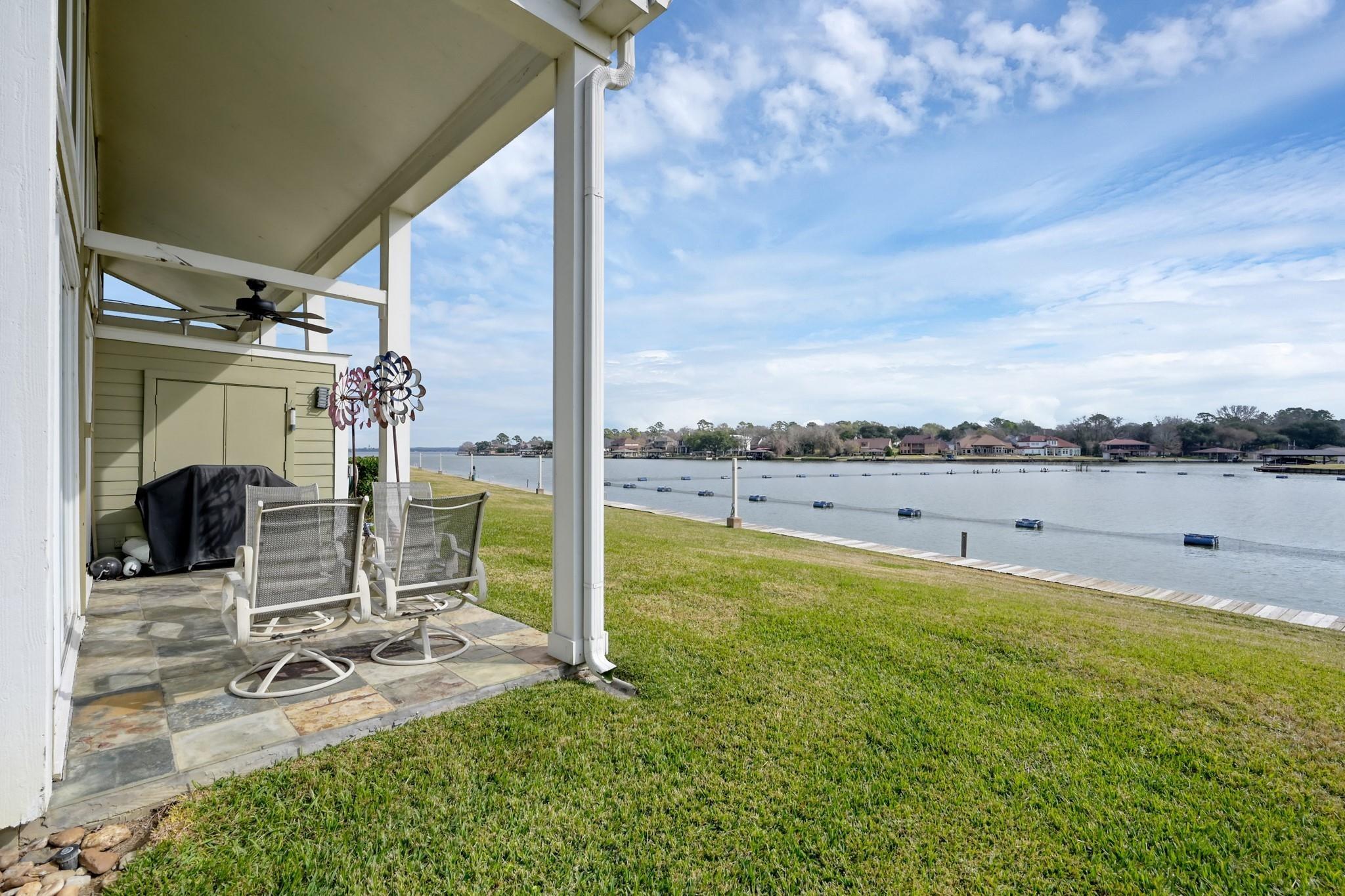 April Point Dr S, Montgomery, TX 77356