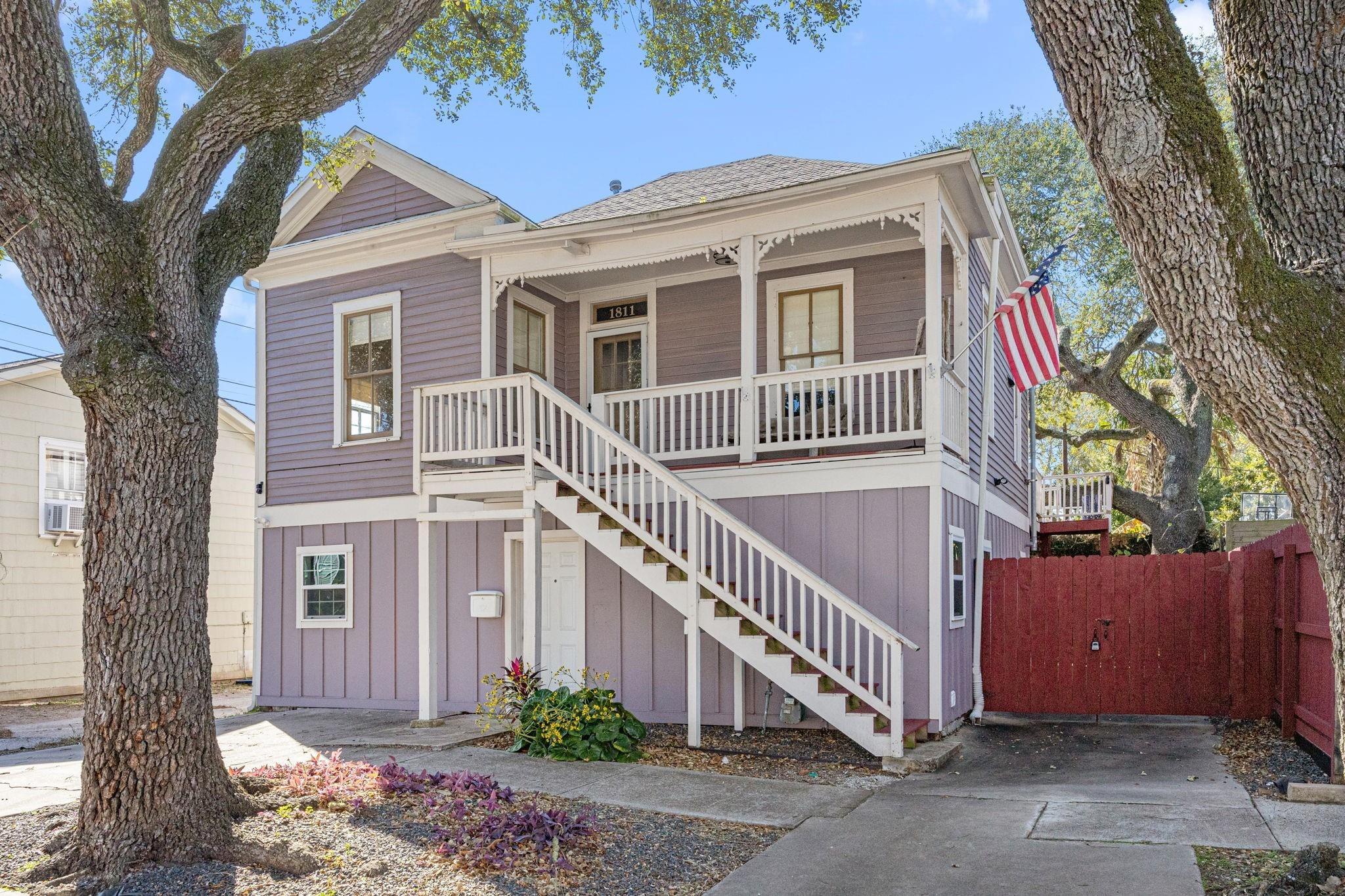 30th St, Galveston, TX 77550