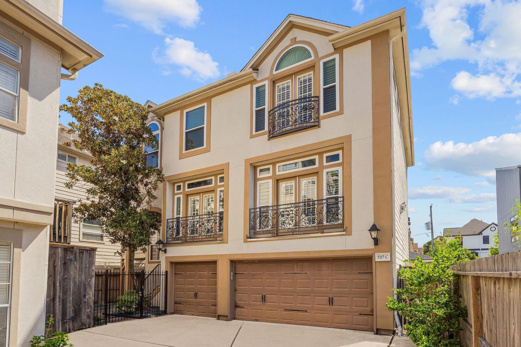 Blossom St, Houston, TX 77007