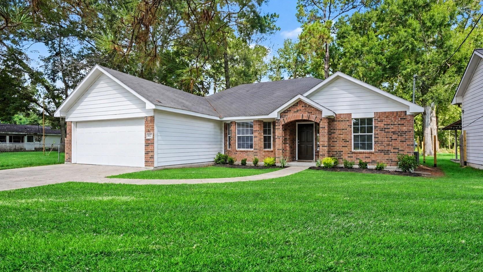 Marblehead St, Dayton, TX 77535