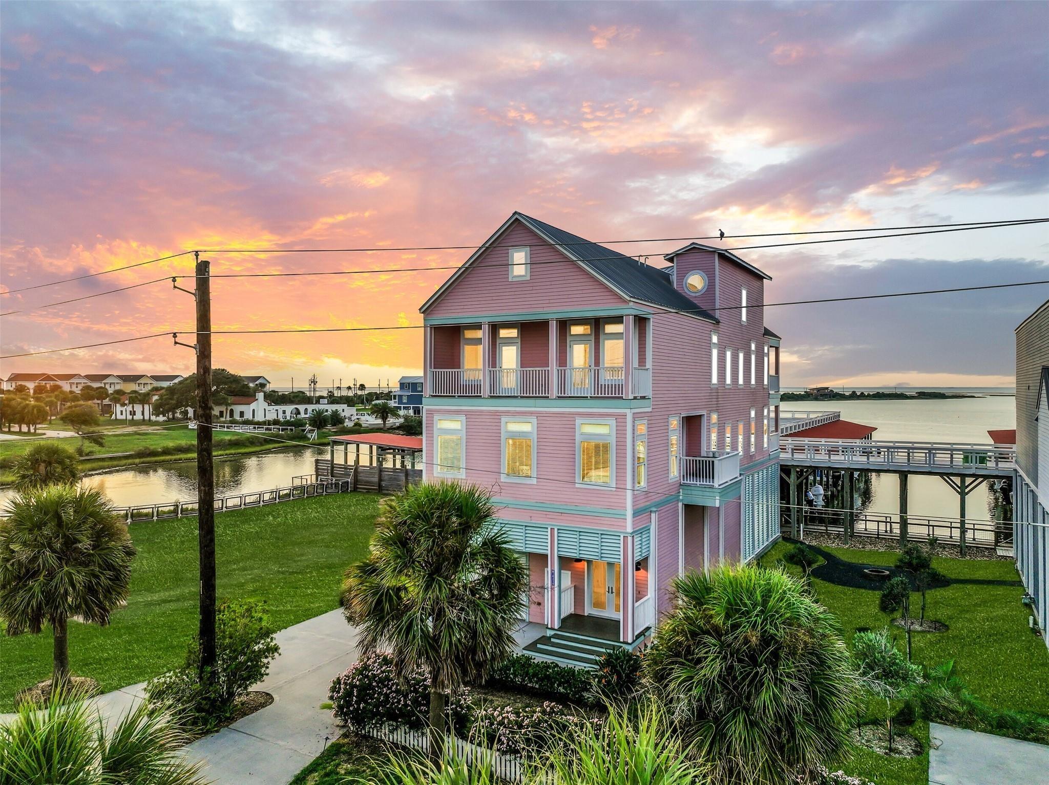Stewart Rd, Galveston, TX 77554