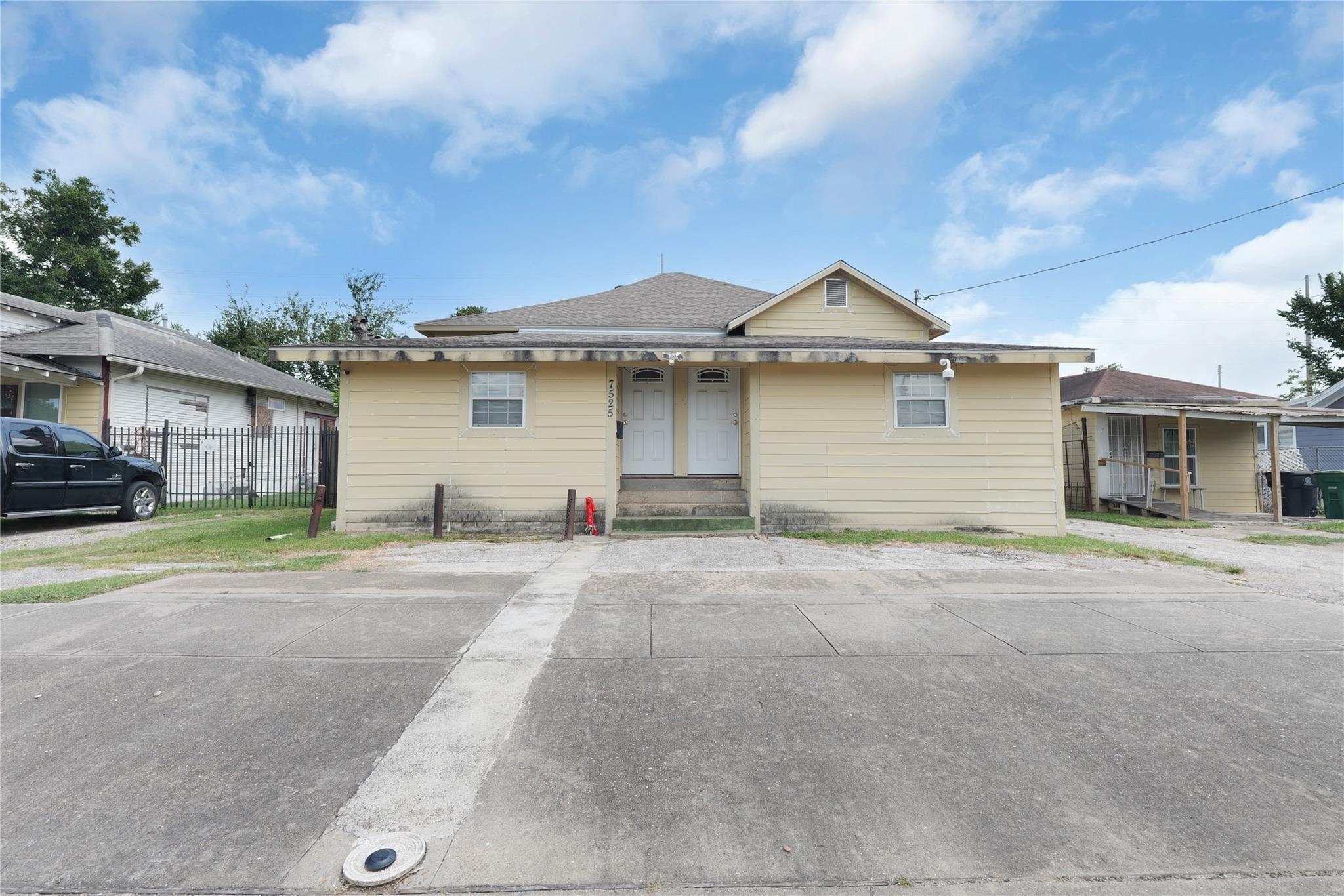 Canal St, Houston, TX 77012
