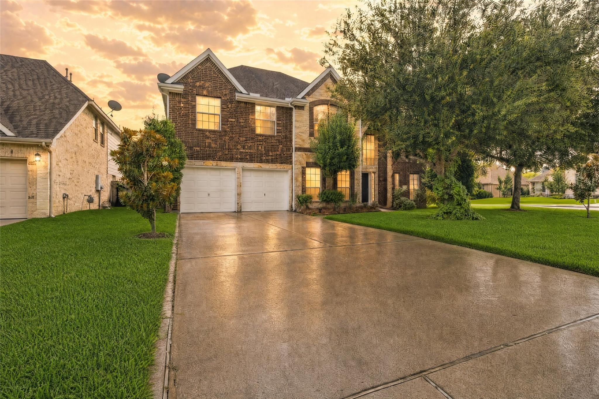Abigail Ln, Friendswood, TX 77546