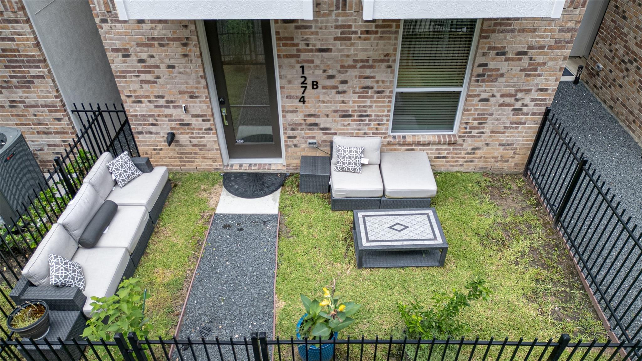 N Post Oak Rd, Houston, TX 77055