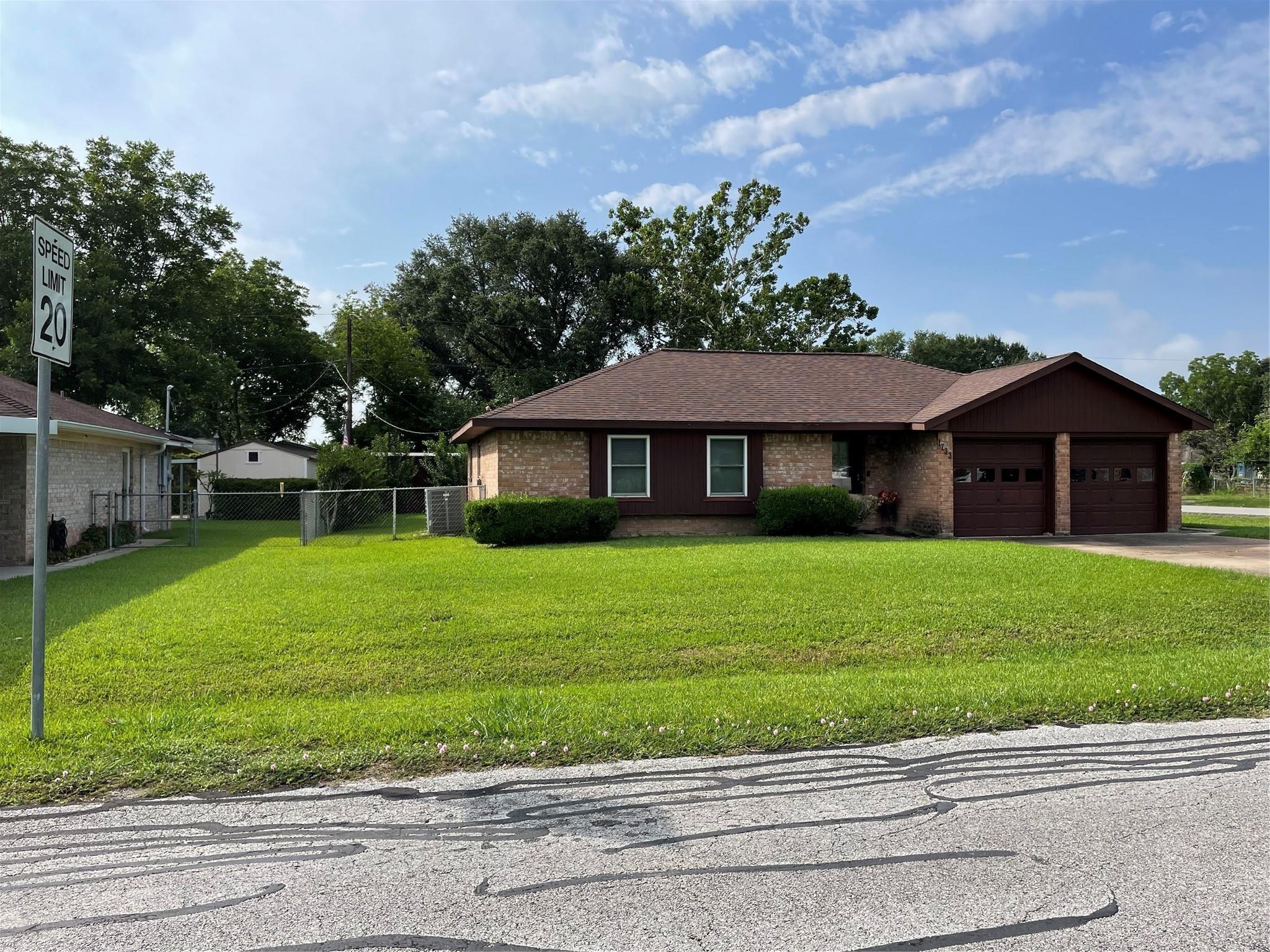 Brumbelow St, Rosenberg, TX 77471
