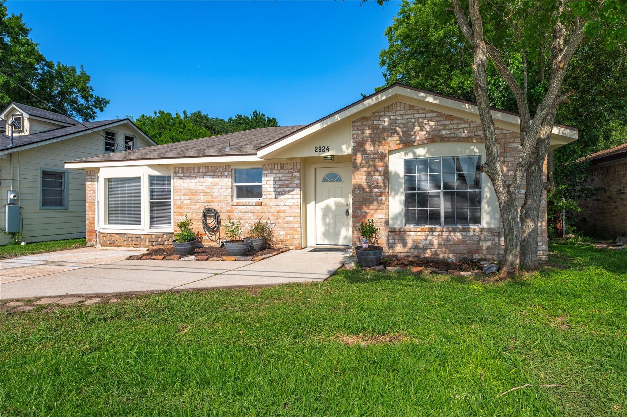 N Logan St, Texas City, TX 77590