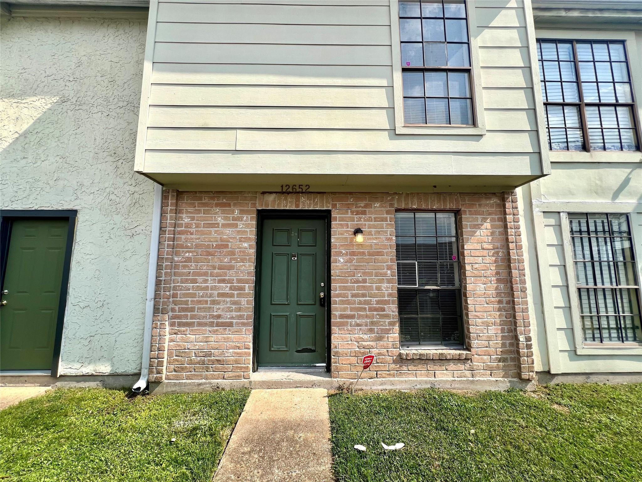 Windsor Village Dr, Houston, TX 77071