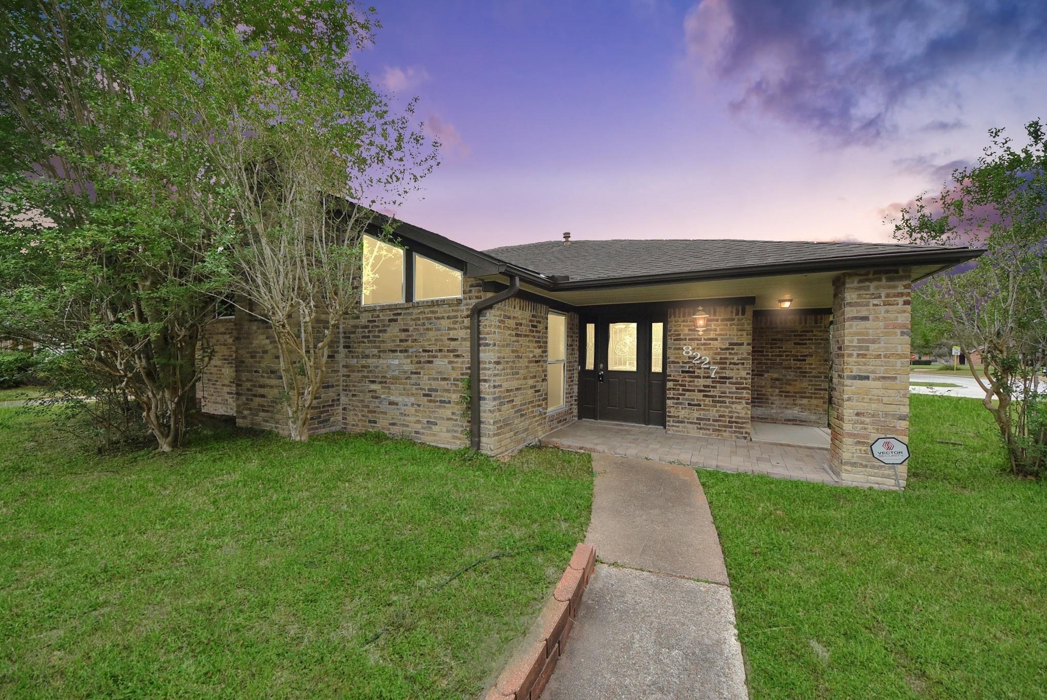 Ivan Reid Dr, Houston, TX 77040