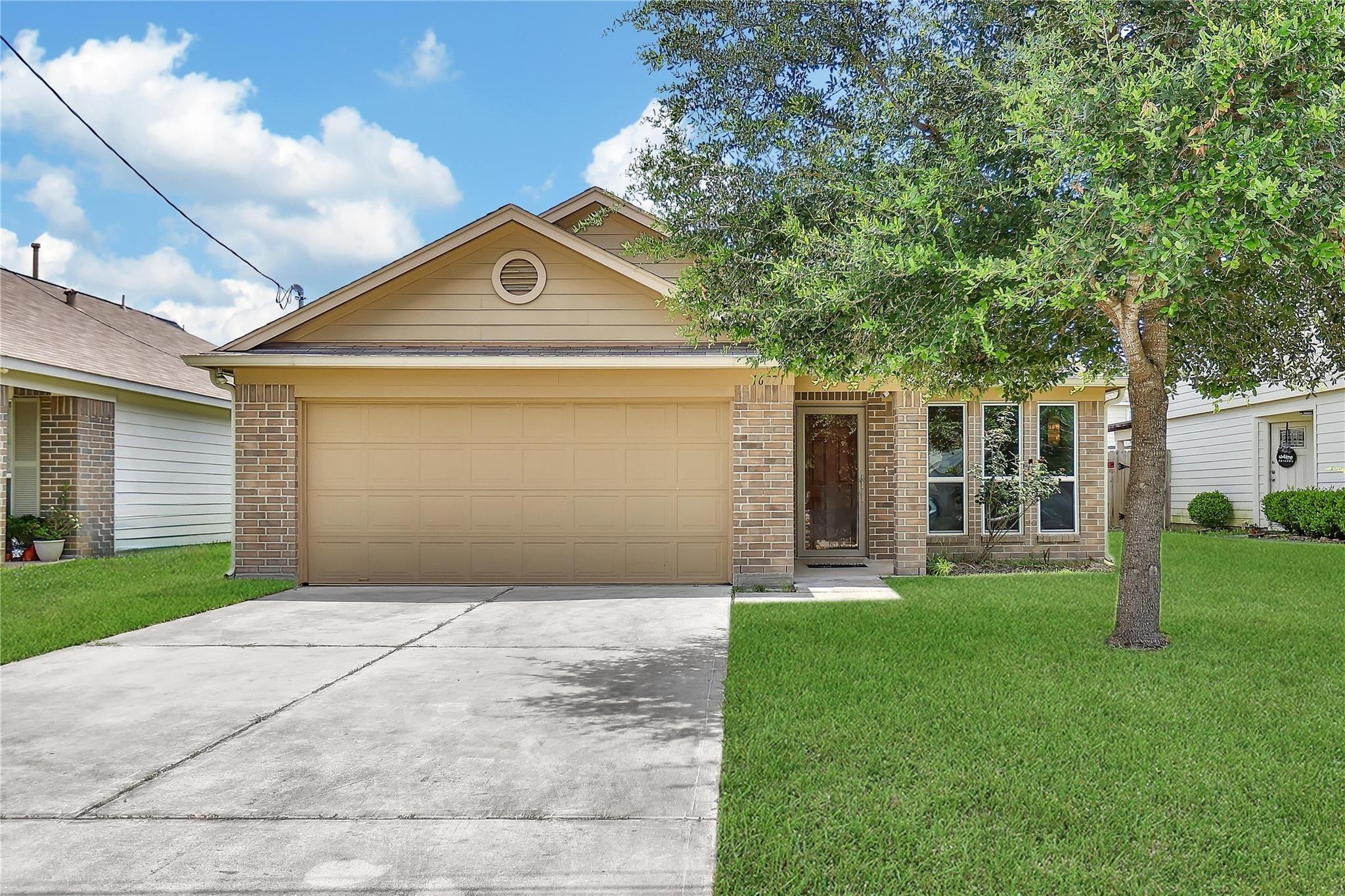 N Rail Dr, Conroe, TX 77385