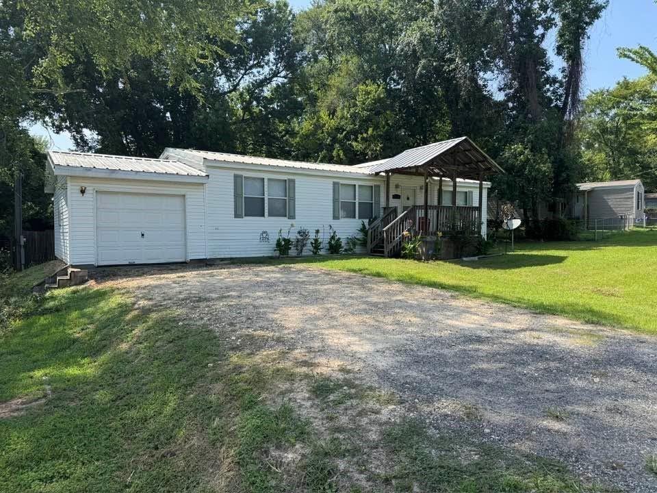 Paradise Cove Dr, Willis, TX 77318