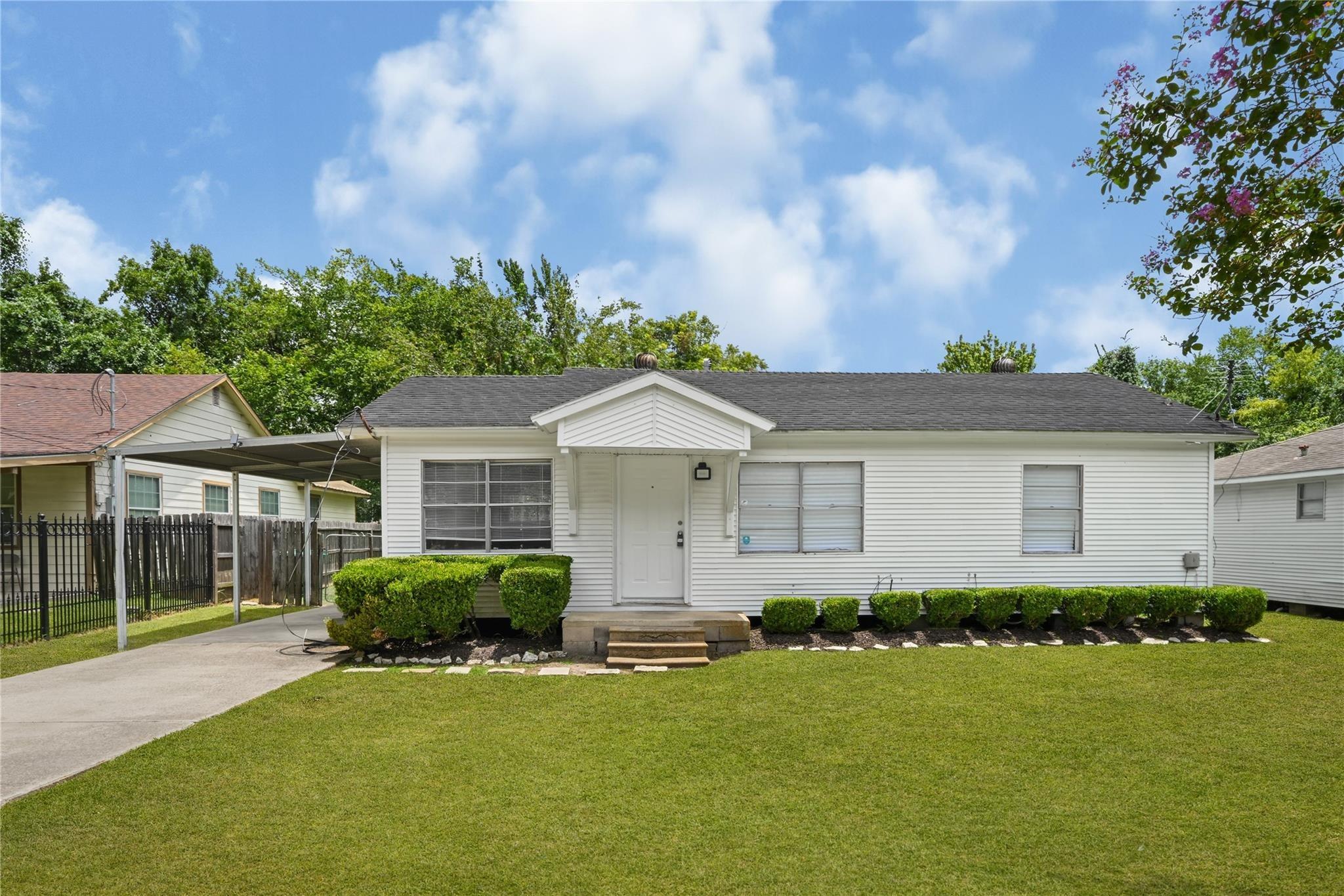 Oleander Dr, Pasadena, TX 77503