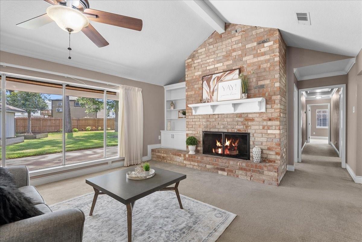 Frostwood Cir, Dickinson, TX 77539