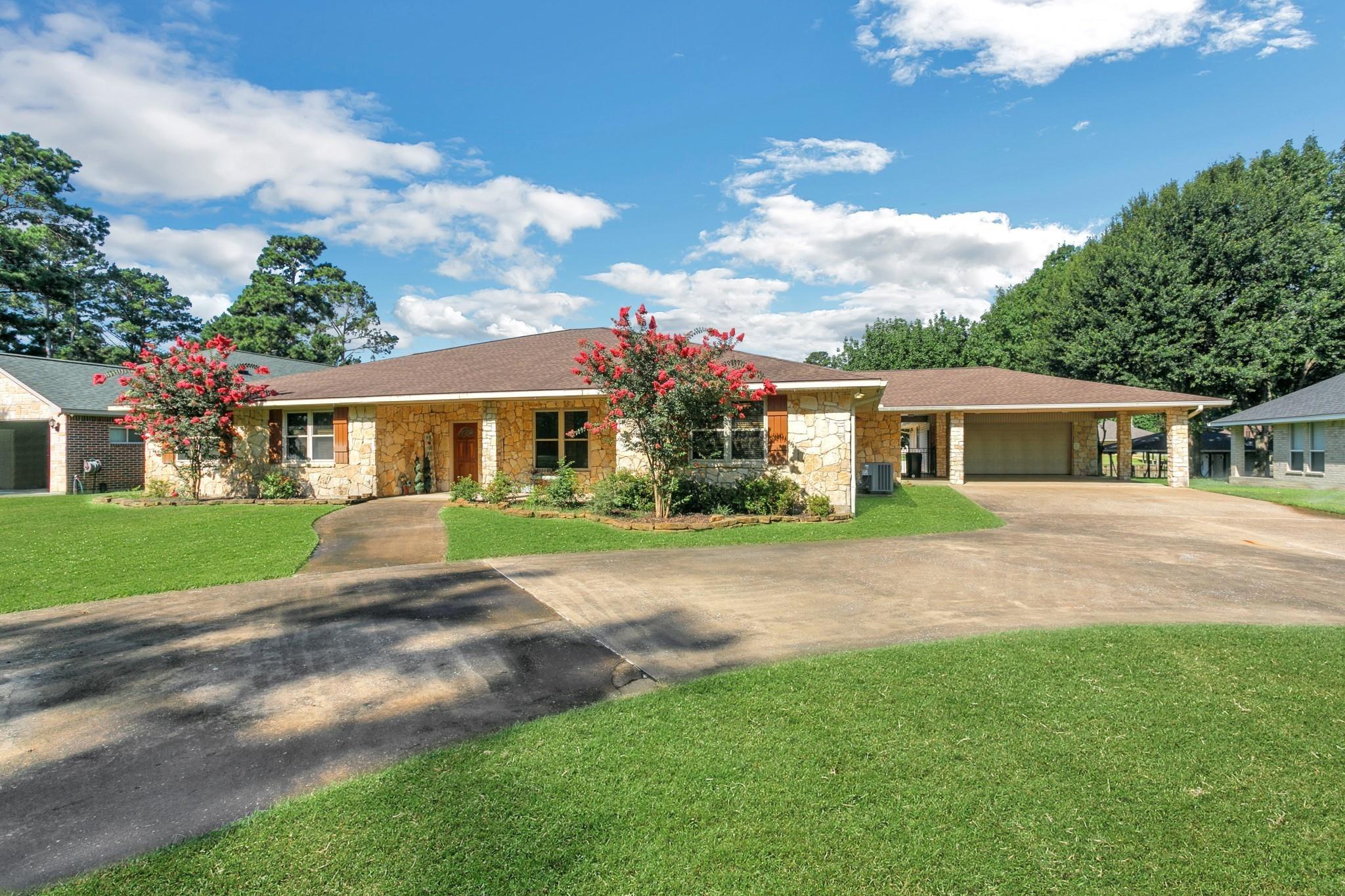 Westpoint Dr, Trinity, TX 75862