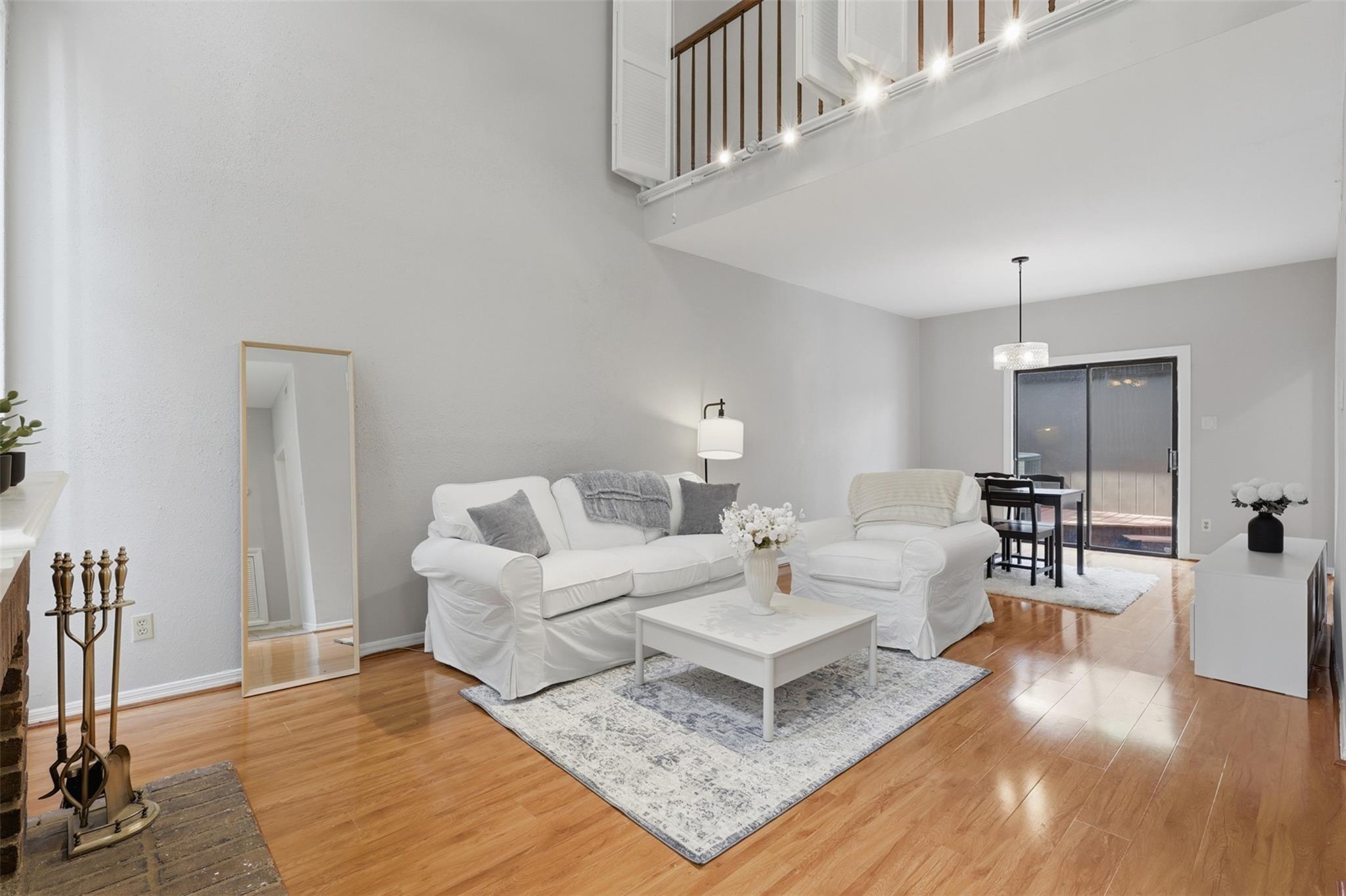 Bering Dr, Houston, TX 77057