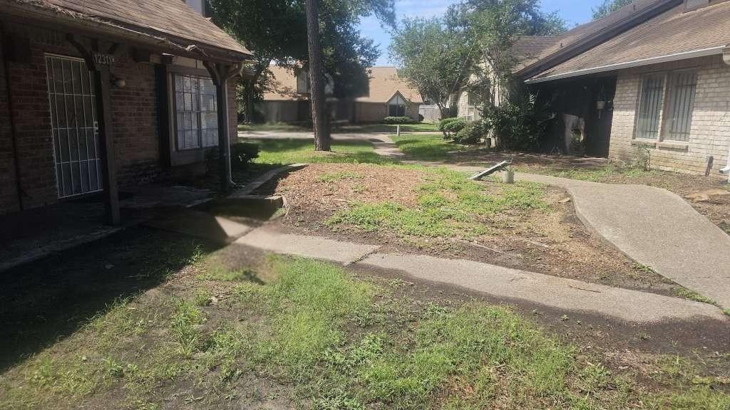 W Village Dr, Houston, TX 77039