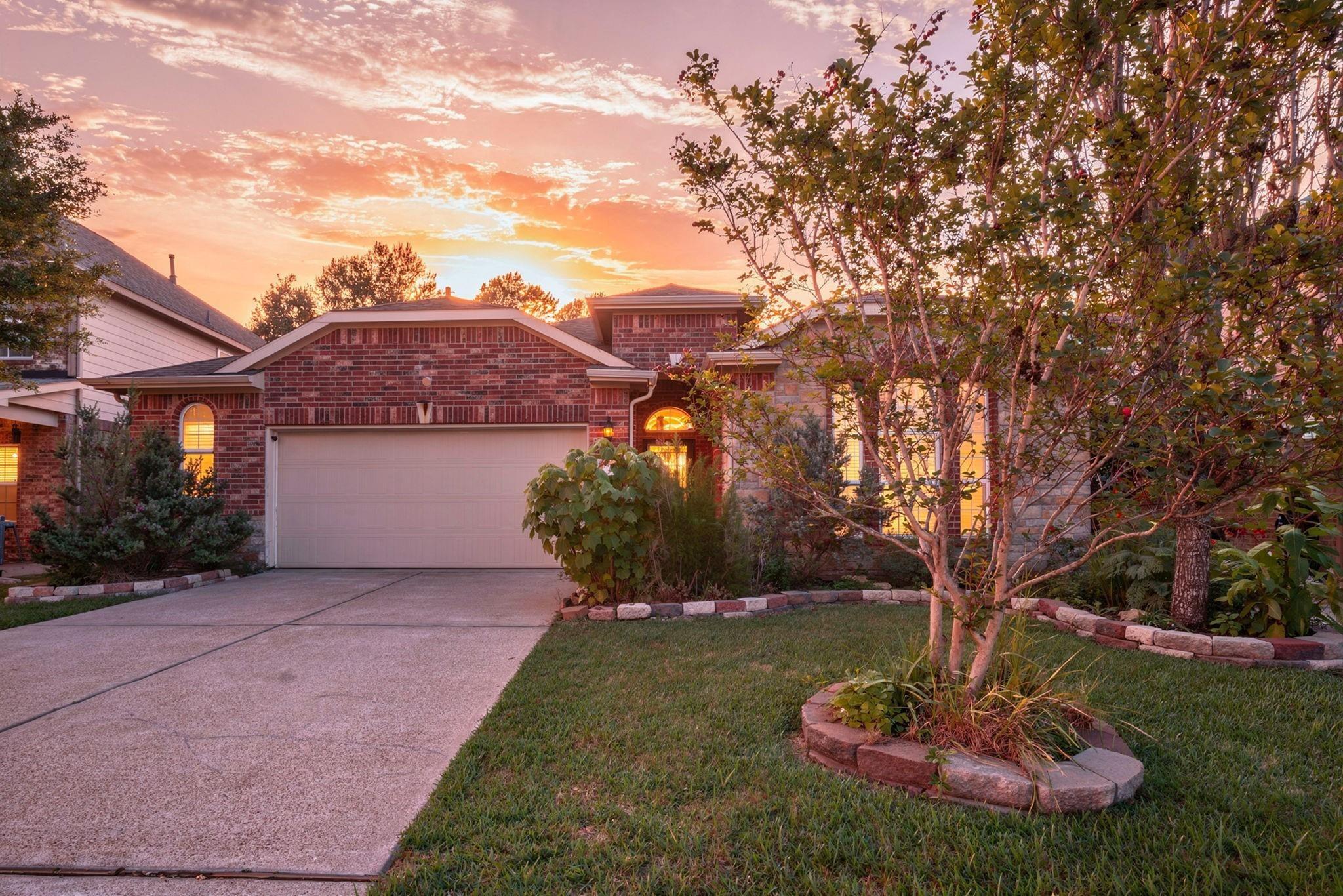 Golden Field Ln, Brookshire, TX 77423