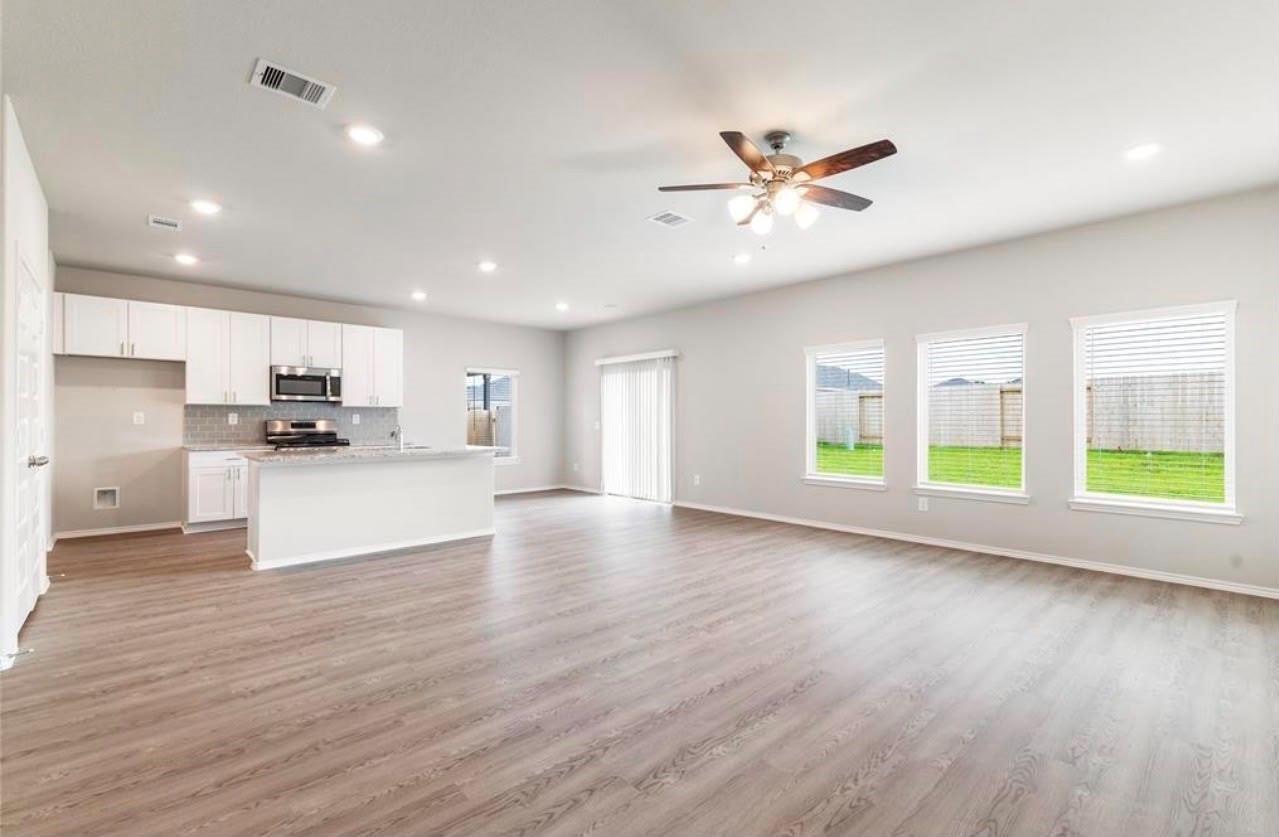 Evening Breeze Ln, Houston, TX 77073