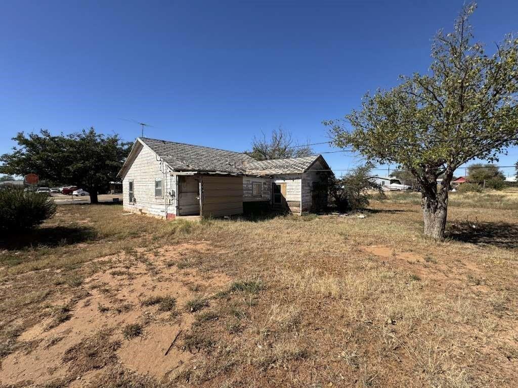 S 6th St, Slaton, TX 79364